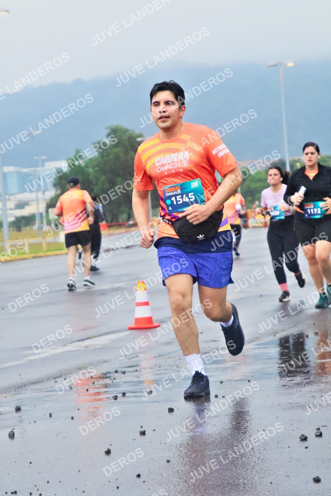 Foto de la CARRERA OMNILIFE GUADALAJARA en Estadio Akron, Zapopan a las 07:49 · dorsal 1545, 1172, 1650