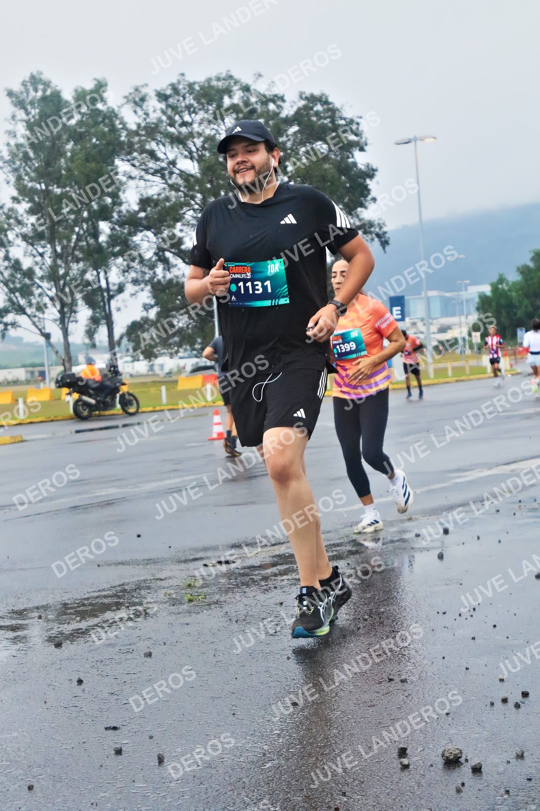 Foto de la CARRERA OMNILIFE GUADALAJARA en Estadio Akron, Zapopan a las 07:47 · dorsal 1131, 1399