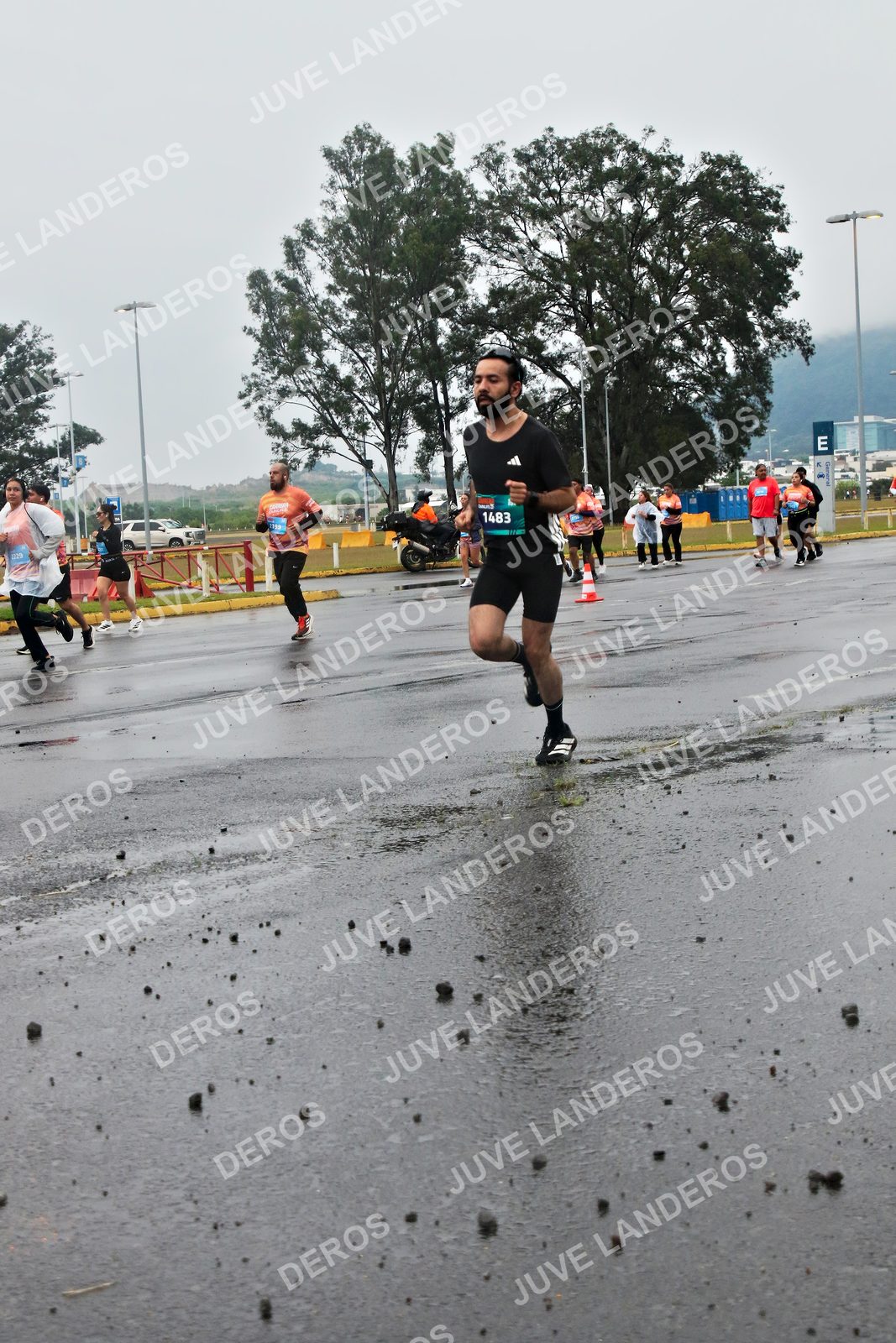 Foto de la CARRERA OMNILIFE GUADALAJARA en Estadio Akron, Zapopan a las 07:27 · dorsal 1483
