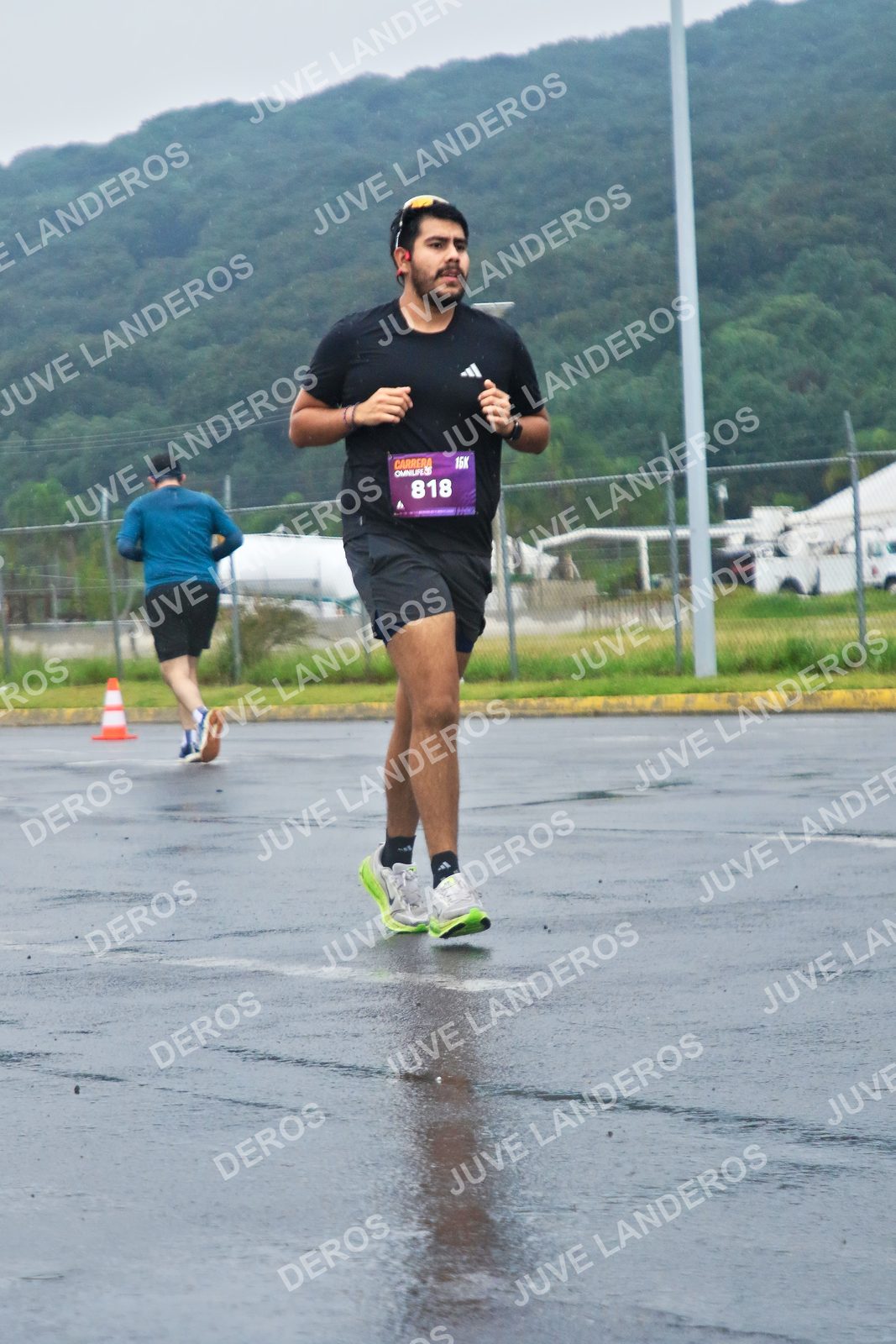 Foto de la CARRERA OMNILIFE GUADALAJARA en Estadio Akron, Zapopan a las 07:57 · dorsal 818