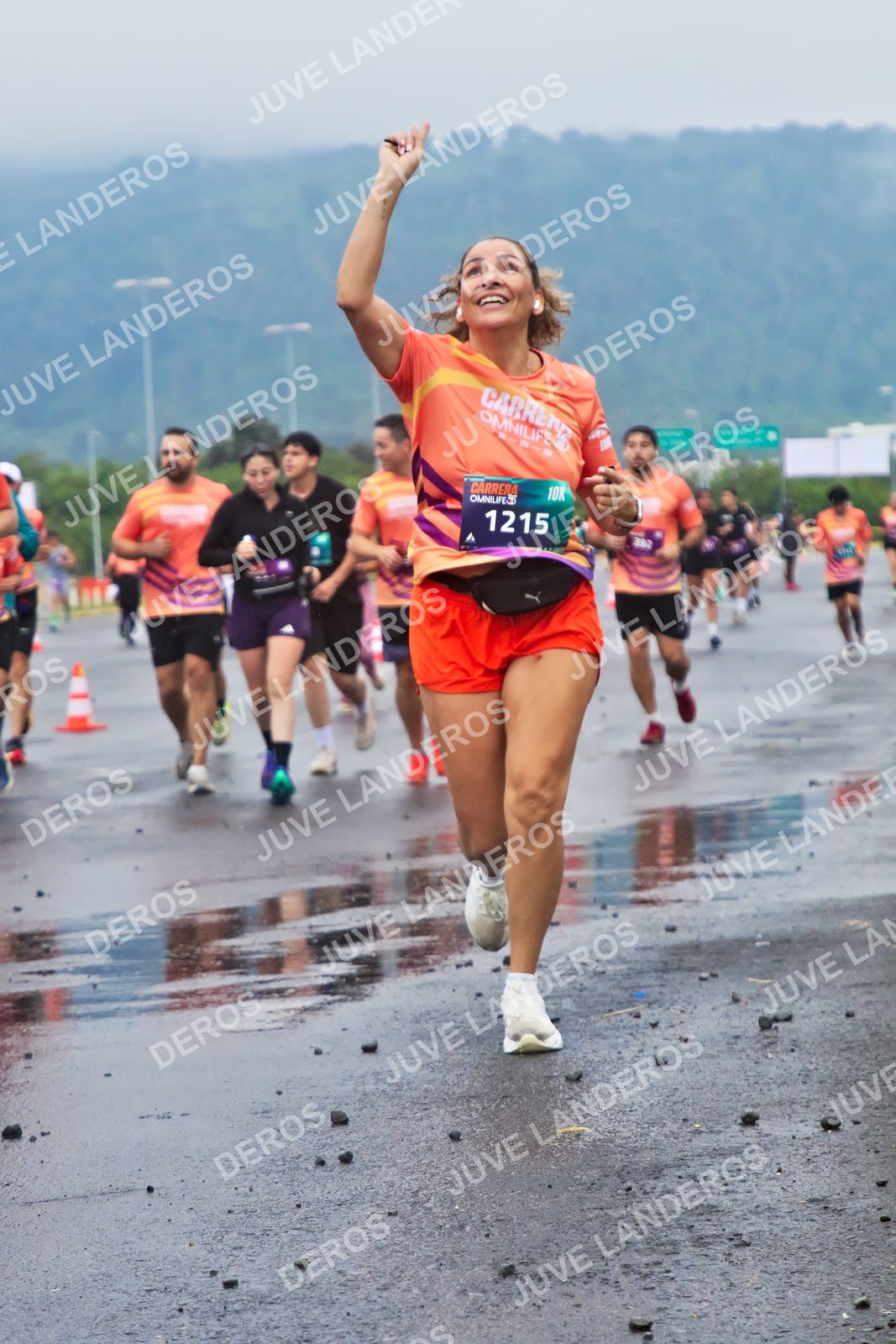 Foto de la CARRERA OMNILIFE GUADALAJARA en Estadio Akron, Zapopan a las 07:40 · dorsal 1215