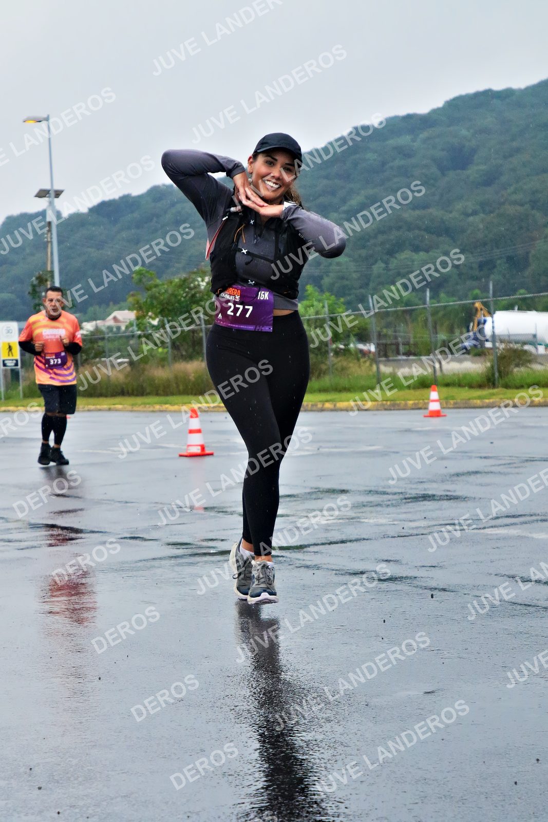 Foto de la CARRERA OMNILIFE GUADALAJARA en Estadio Akron, Zapopan a las 08:08 · dorsal 277, 373