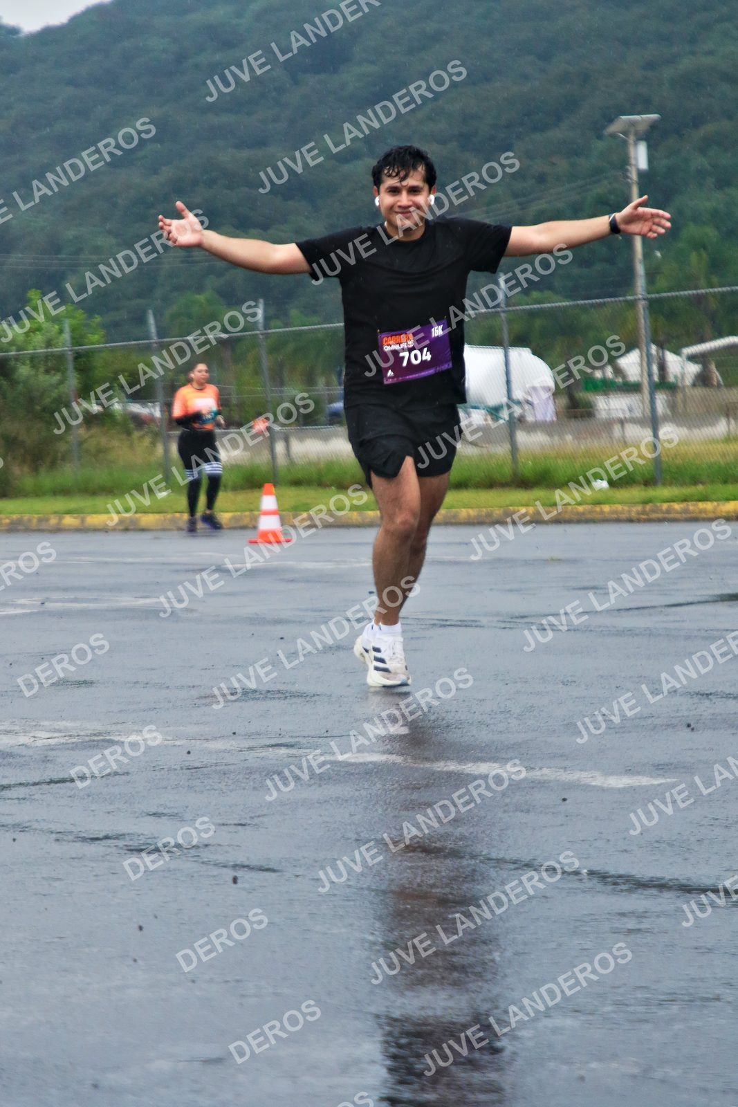 Foto de la CARRERA OMNILIFE GUADALAJARA en Estadio Akron, Zapopan a las 07:57 · dorsal 704