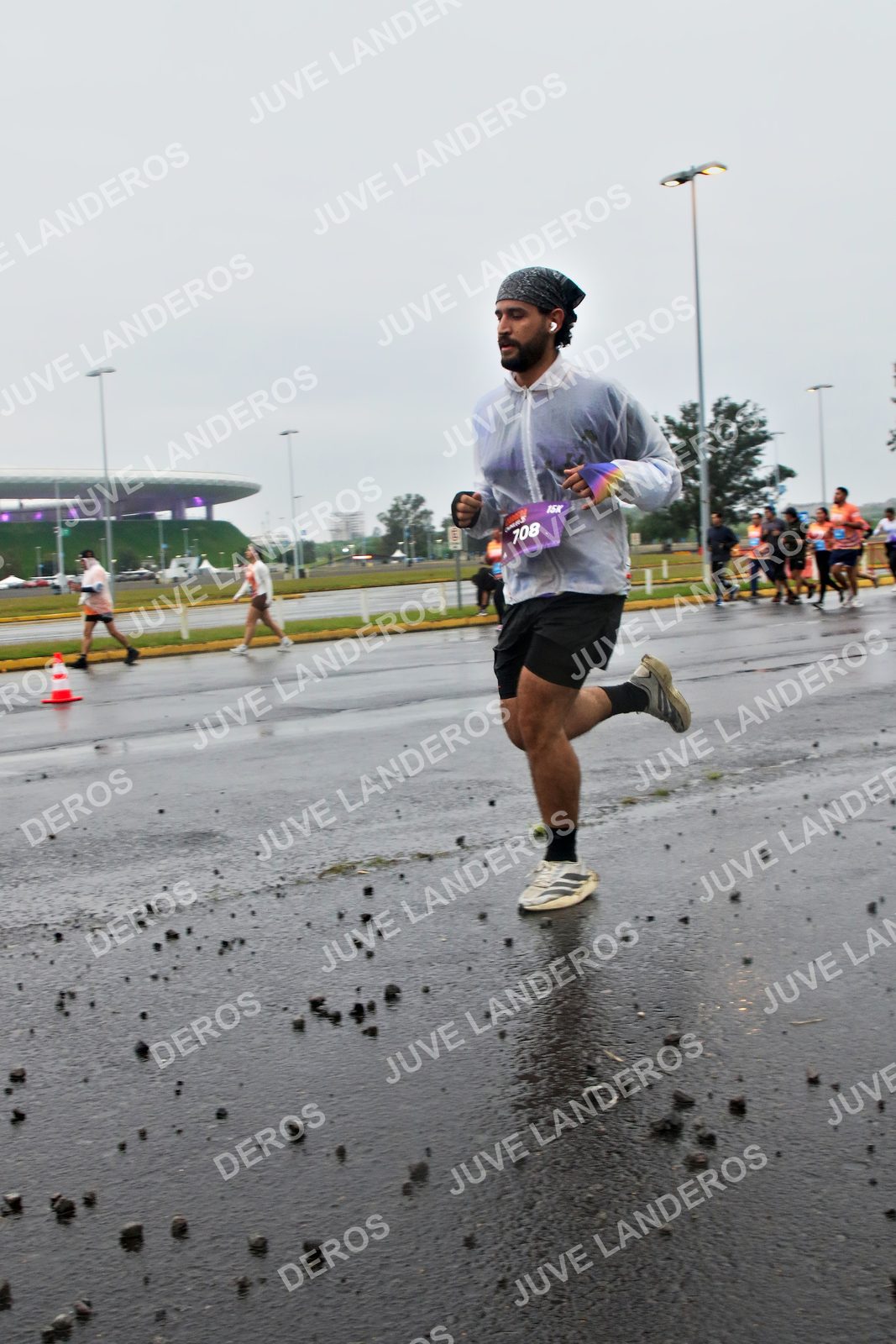 Foto de la CARRERA OMNILIFE GUADALAJARA en Estadio Akron, Zapopan a las 07:27 · dorsal 708