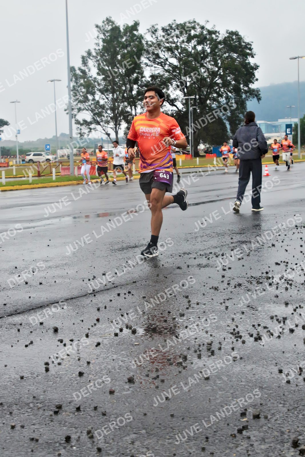 Foto de la CARRERA OMNILIFE GUADALAJARA en Estadio Akron, Zapopan a las 07:22 · dorsal 643