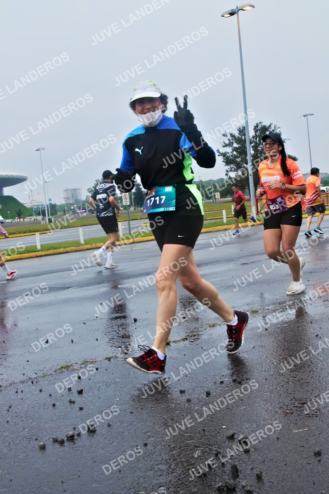 Foto de la CARRERA OMNILIFE GUADALAJARA en Estadio Akron, Zapopan a las 07:39 · dorsal 1717, 803