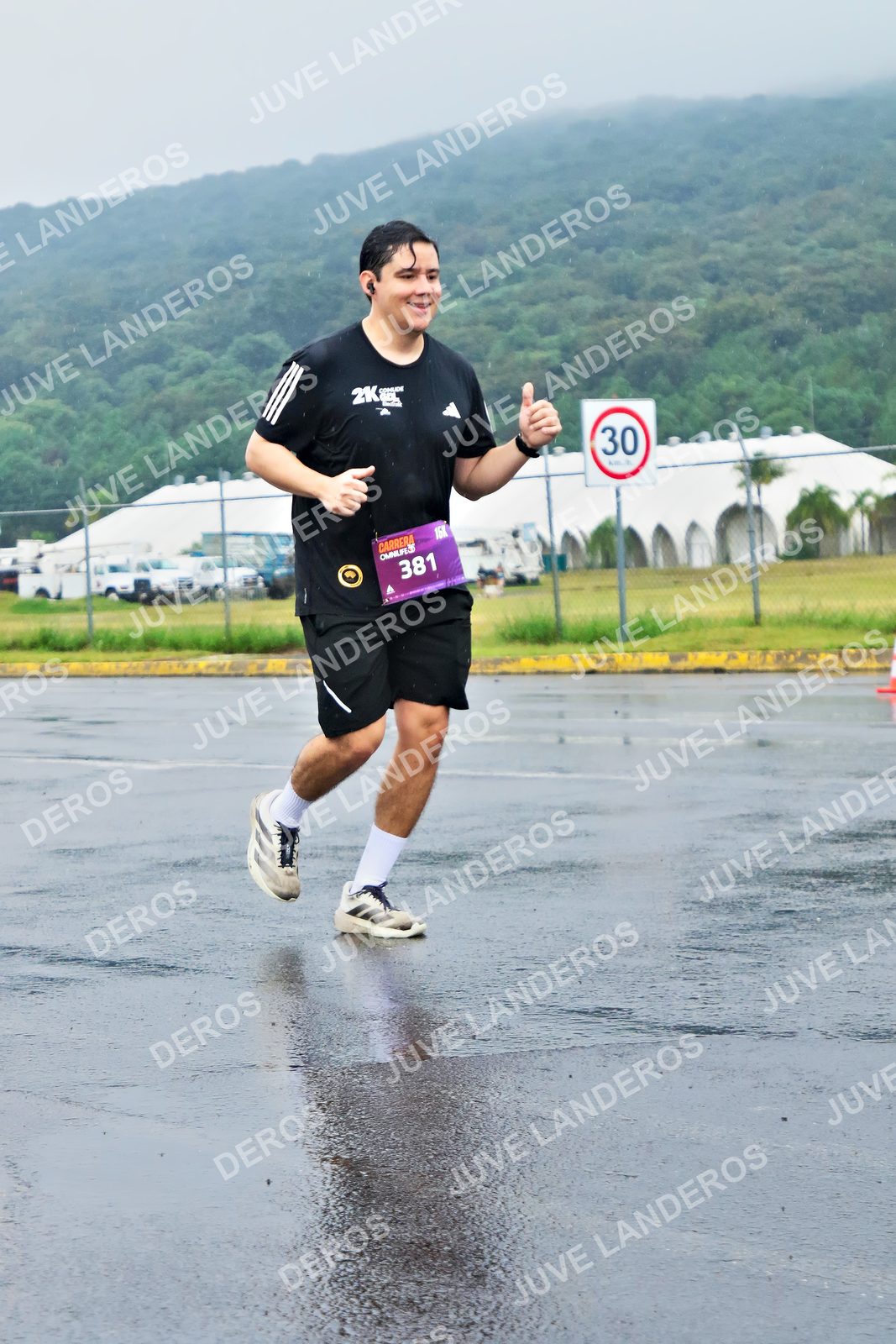 Foto de la CARRERA OMNILIFE GUADALAJARA en Estadio Akron, Zapopan a las 08:06 · dorsal 30, 381