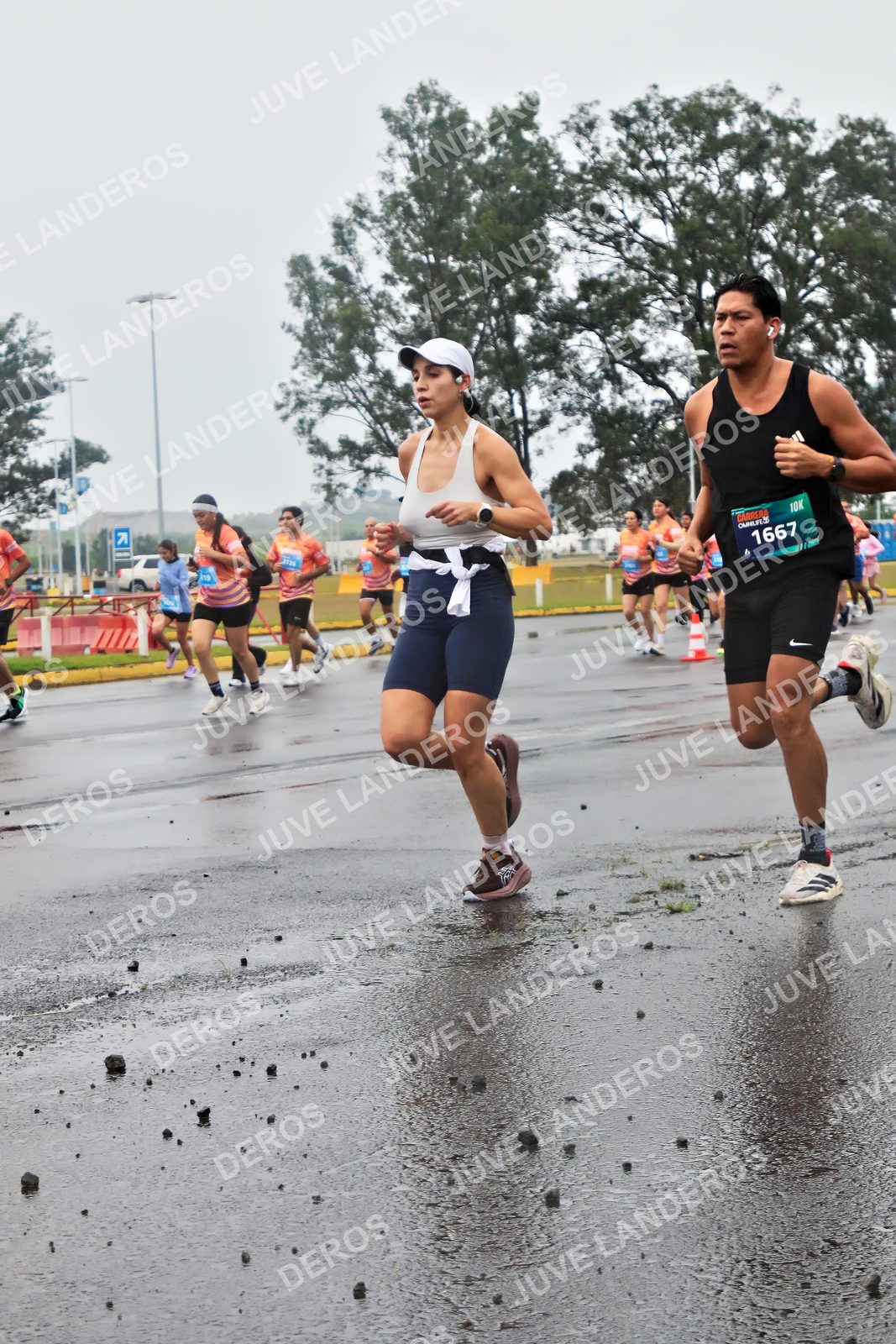 Foto de la CARRERA OMNILIFE GUADALAJARA en Estadio Akron, Zapopan a las 07:25 · dorsal 1667