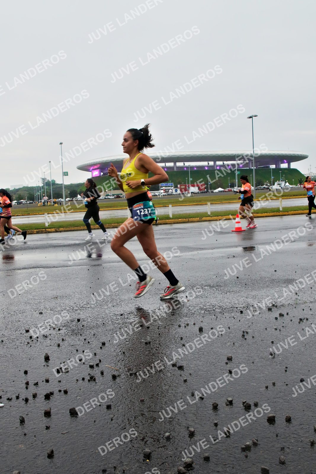 Foto de la CARRERA OMNILIFE GUADALAJARA en Estadio Akron, Zapopan a las 07:26 · dorsal 1237