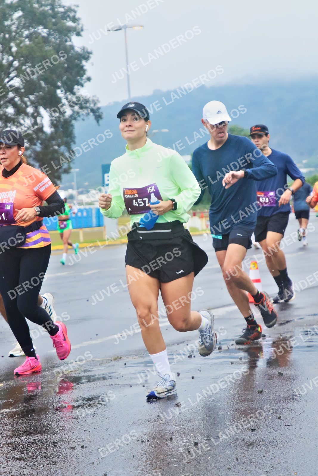 Foto de la CARRERA OMNILIFE GUADALAJARA en Estadio Akron, Zapopan a las 07:37 · dorsal 457, 673