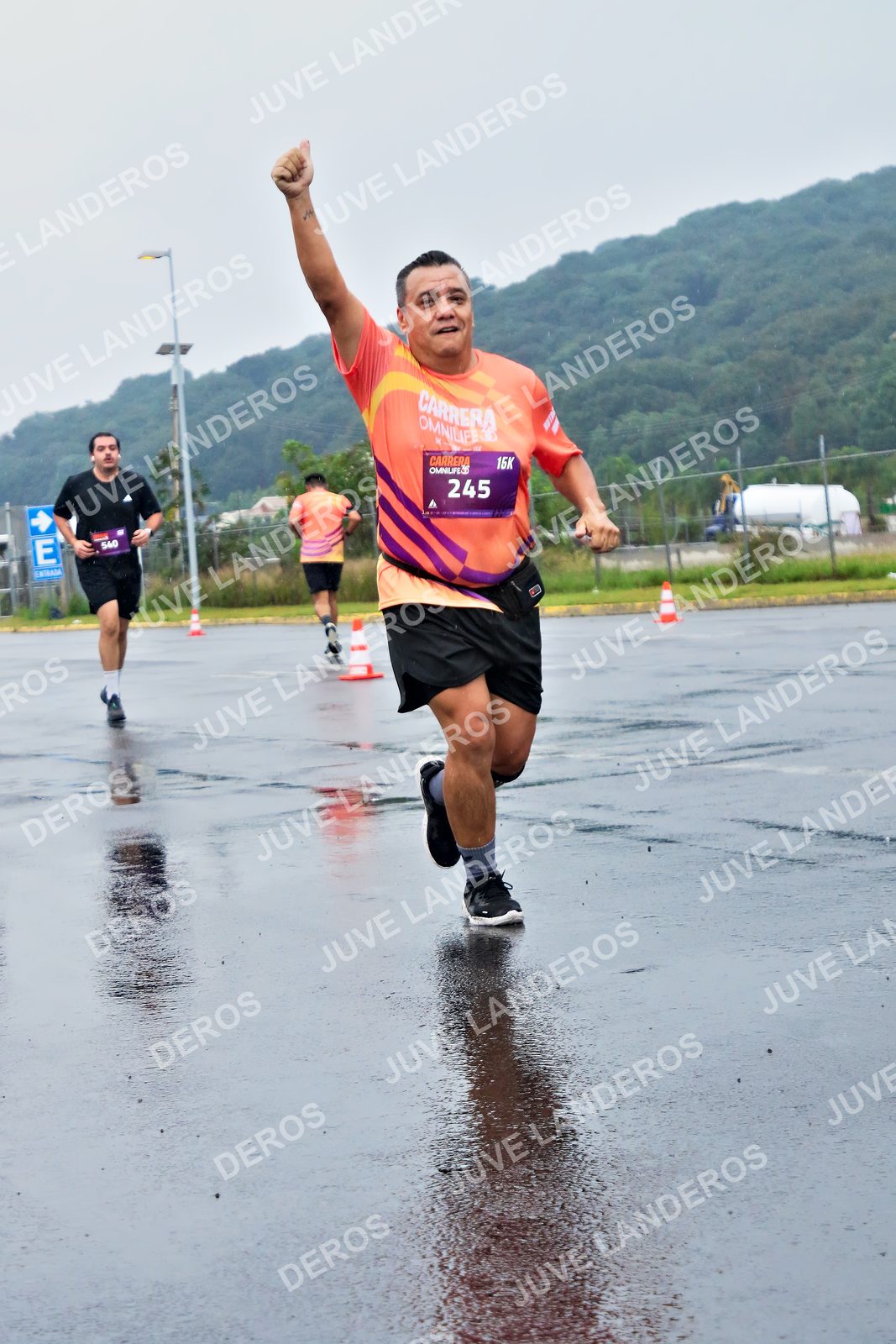 Foto de la CARRERA OMNILIFE GUADALAJARA en Estadio Akron, Zapopan a las 08:05 · dorsal 245, 560