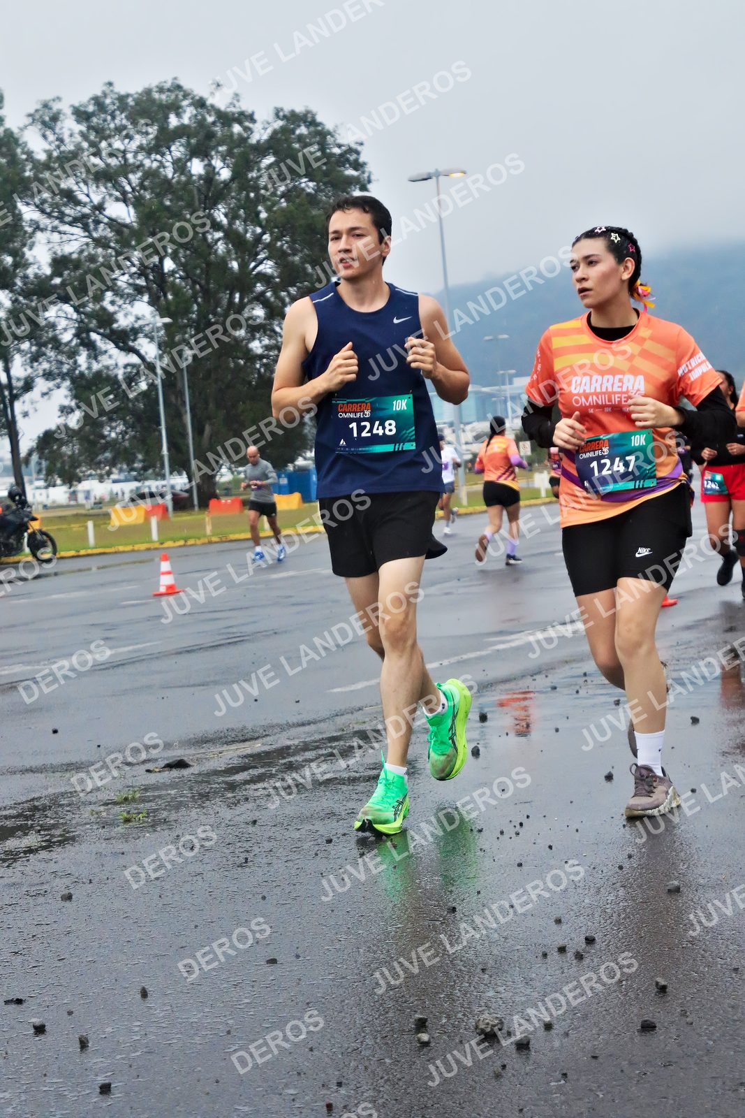 Foto de la CARRERA OMNILIFE GUADALAJARA en Estadio Akron, Zapopan a las 07:46 · dorsal 1248, 1247, 1262