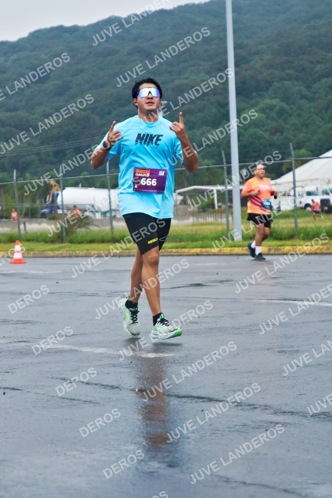 Foto de la CARRERA OMNILIFE GUADALAJARA en Estadio Akron, Zapopan a las 07:56 · dorsal 666
