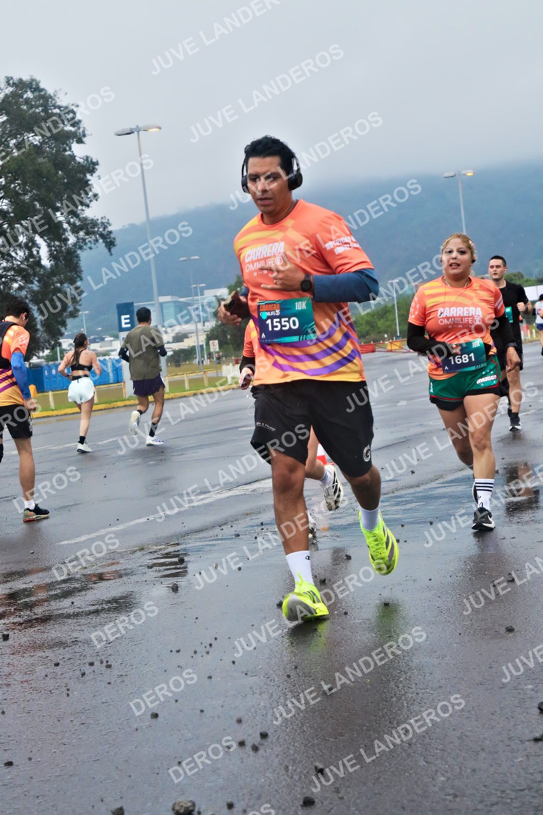 Foto de la CARRERA OMNILIFE GUADALAJARA en Estadio Akron, Zapopan a las 07:45 · dorsal 1550, 1681