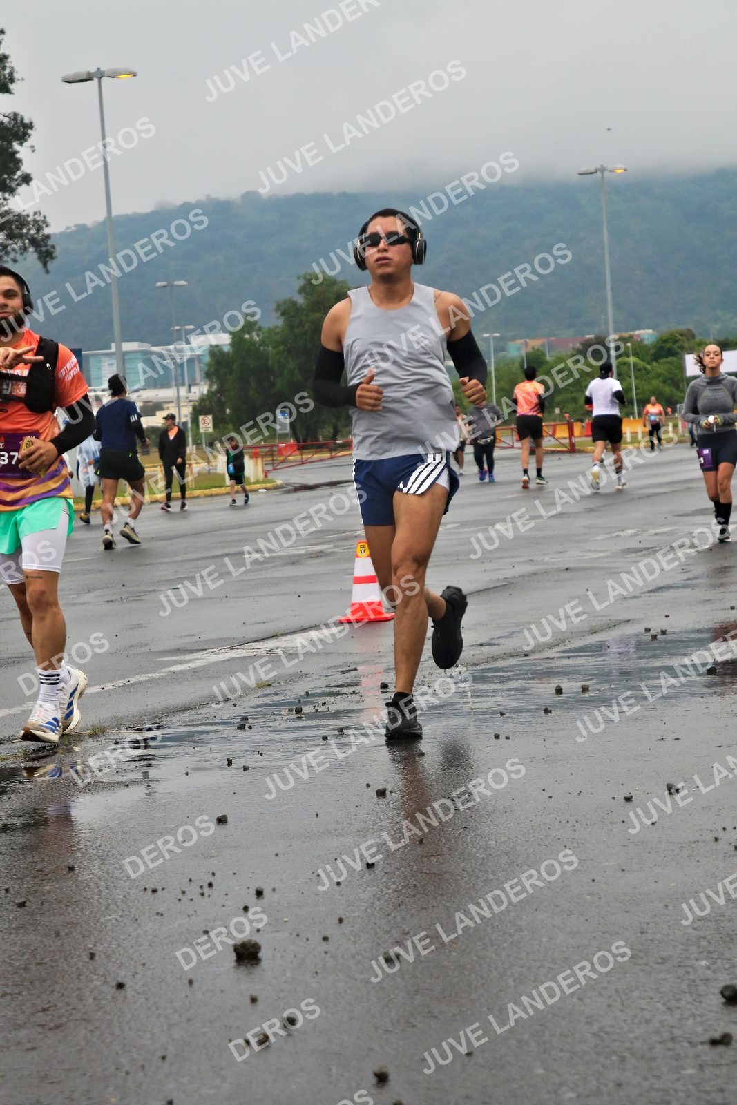 Foto de la CARRERA OMNILIFE GUADALAJARA en Estadio Akron, Zapopan a las 07:34 · dorsal 37