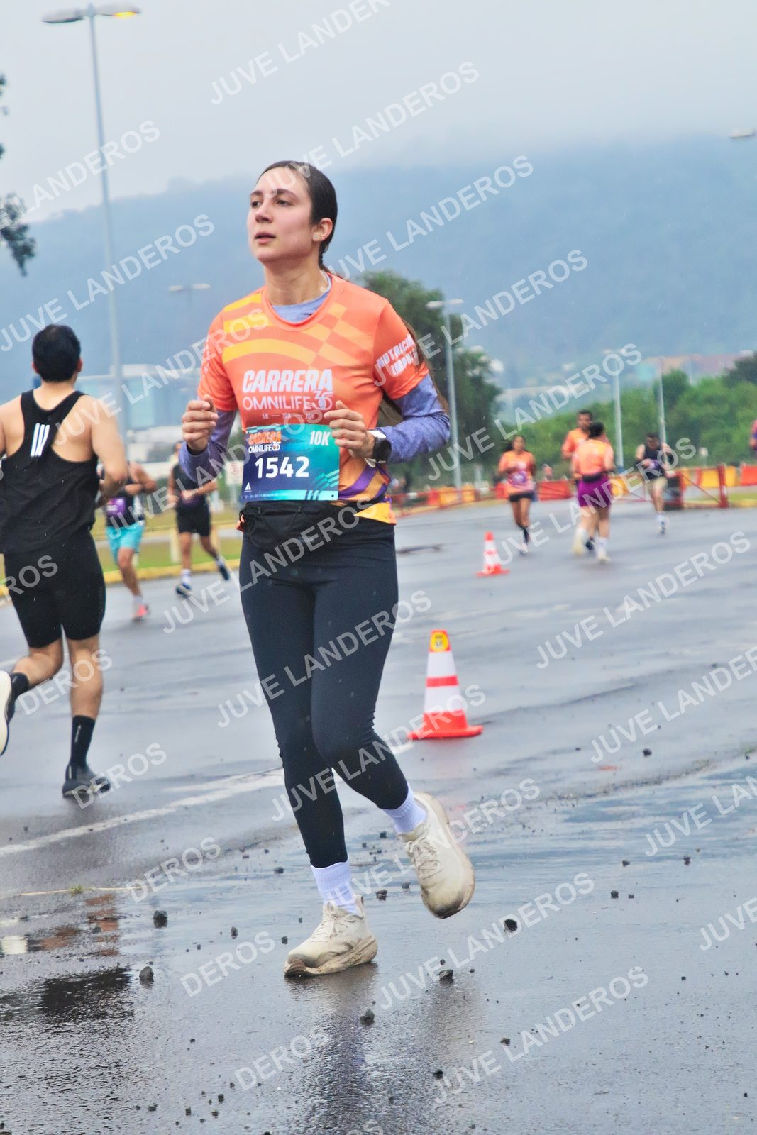 Foto de la CARRERA OMNILIFE GUADALAJARA en Estadio Akron, Zapopan a las 07:47 · dorsal 1542