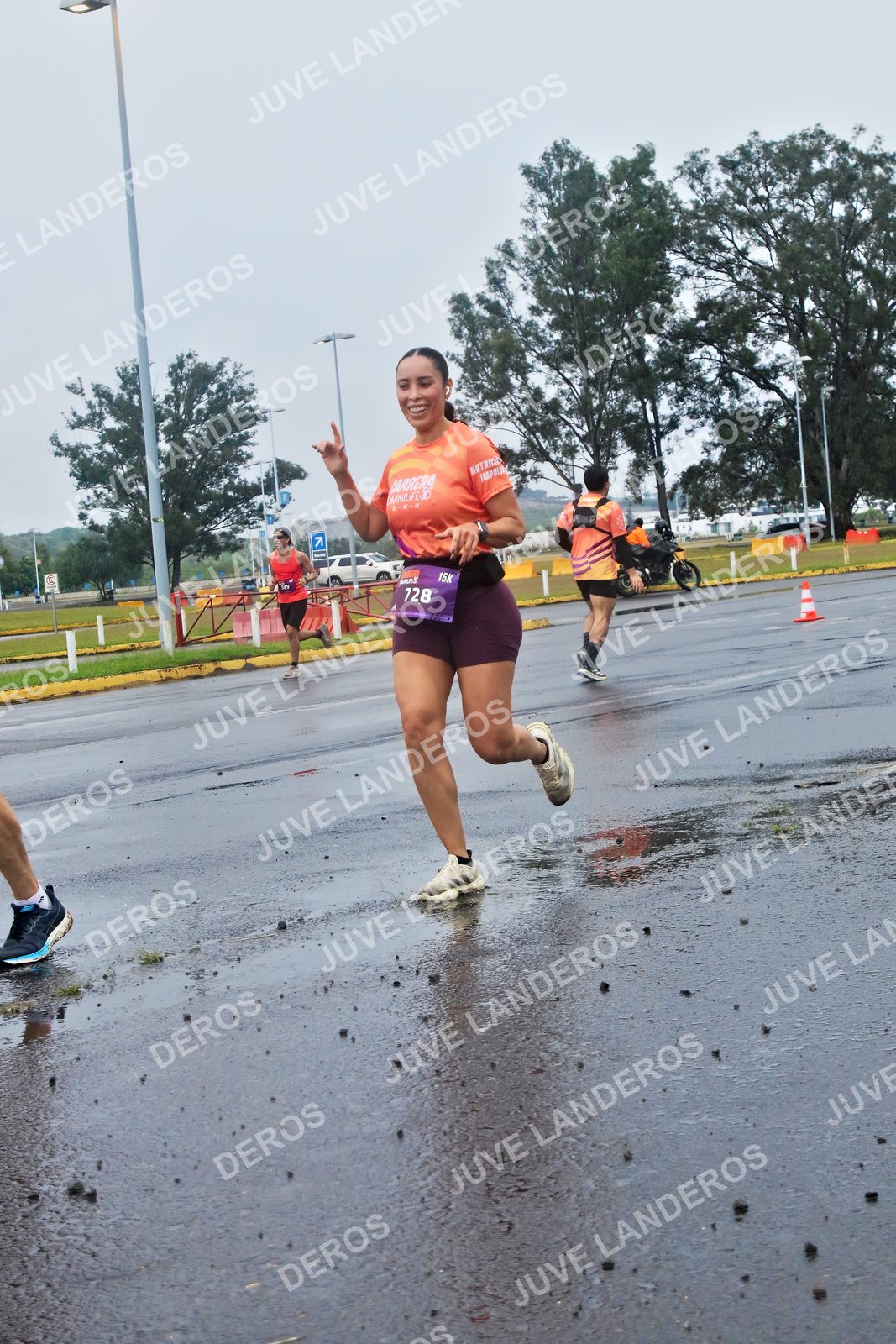Foto de la CARRERA OMNILIFE GUADALAJARA en Estadio Akron, Zapopan a las 07:41 · dorsal 728