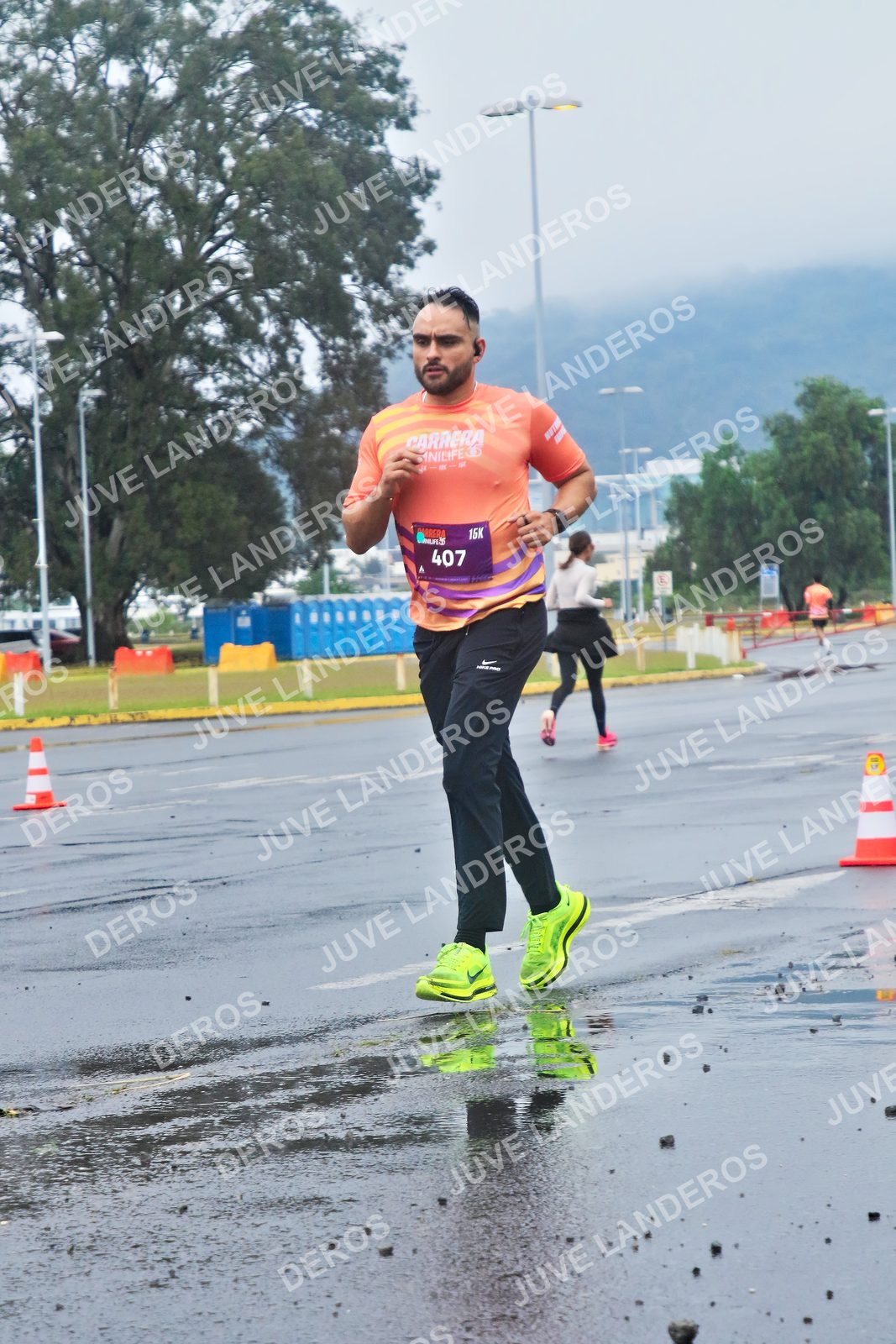 Foto de la CARRERA OMNILIFE GUADALAJARA en Estadio Akron, Zapopan a las 07:36 · dorsal 407