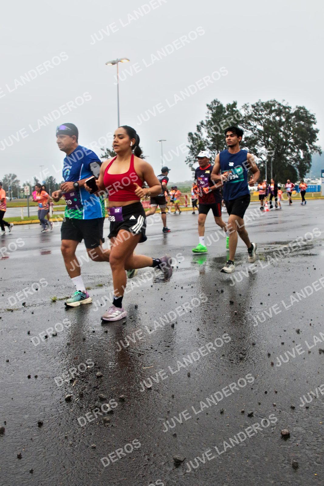 Foto de la CARRERA OMNILIFE GUADALAJARA en Estadio Akron, Zapopan a las 07:29 · dorsal 761, 10, 1394
