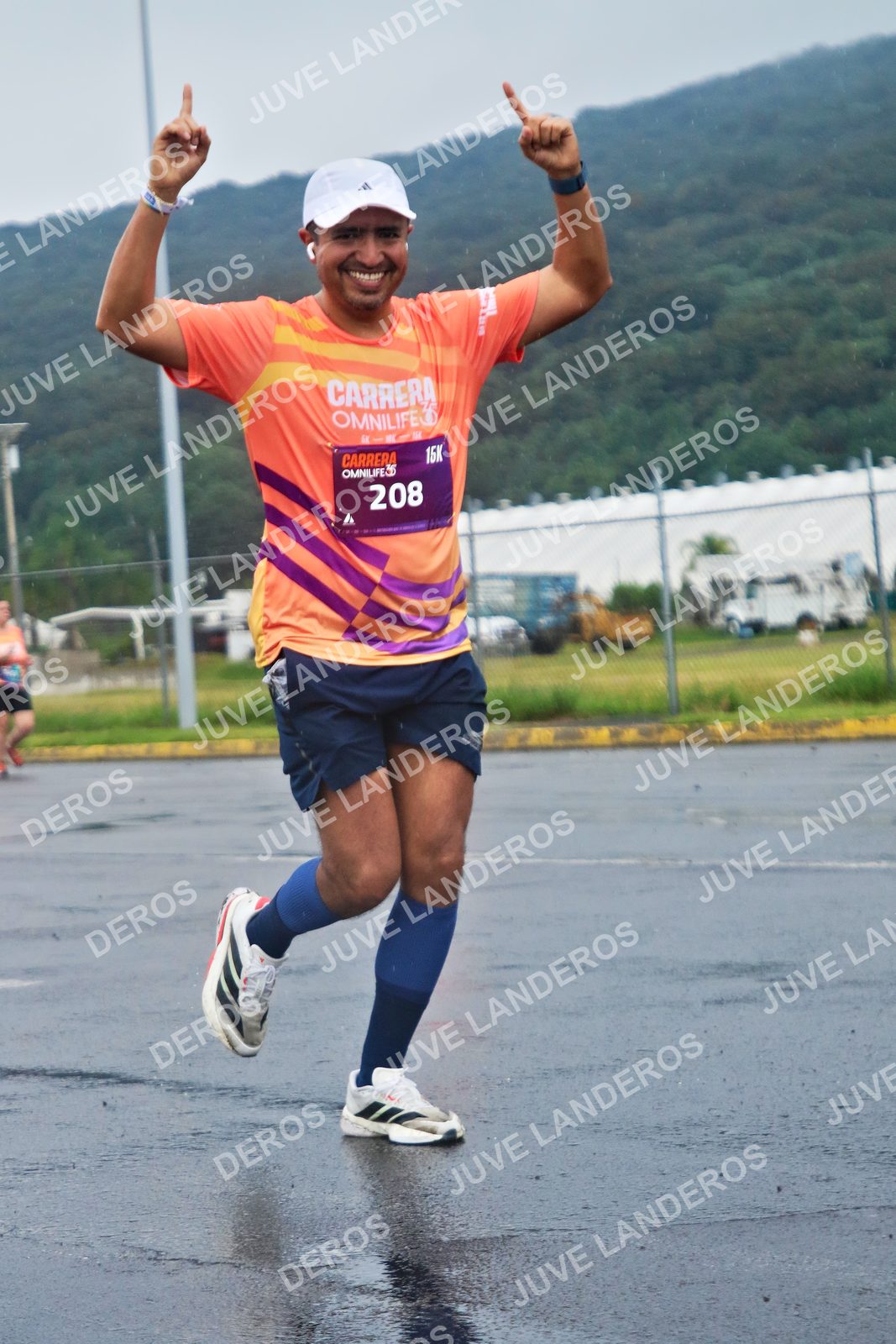 Foto de la CARRERA OMNILIFE GUADALAJARA en Estadio Akron, Zapopan a las 07:56 · dorsal 208