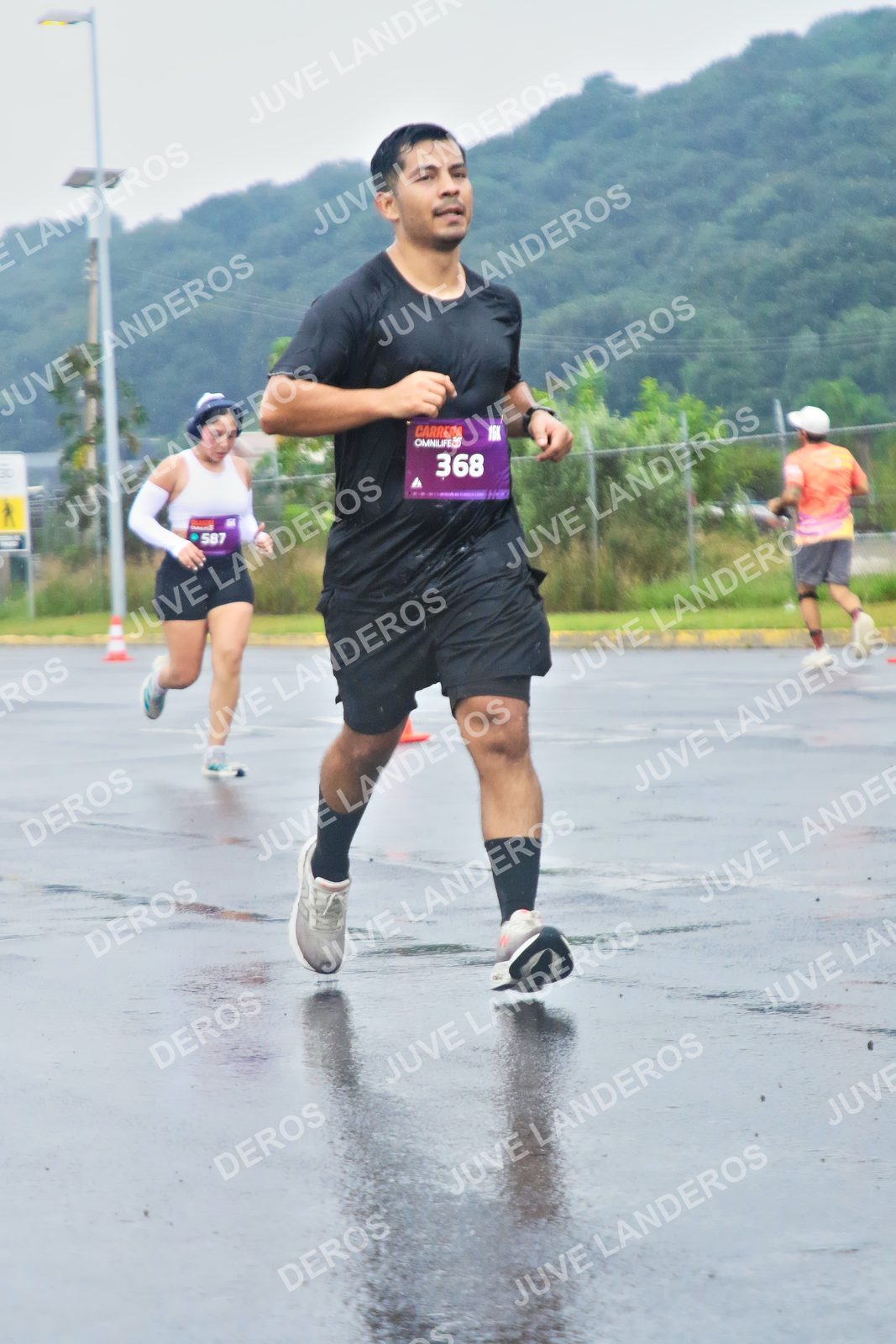 Foto de la CARRERA OMNILIFE GUADALAJARA en Estadio Akron, Zapopan a las 07:56 · dorsal 368, 587
