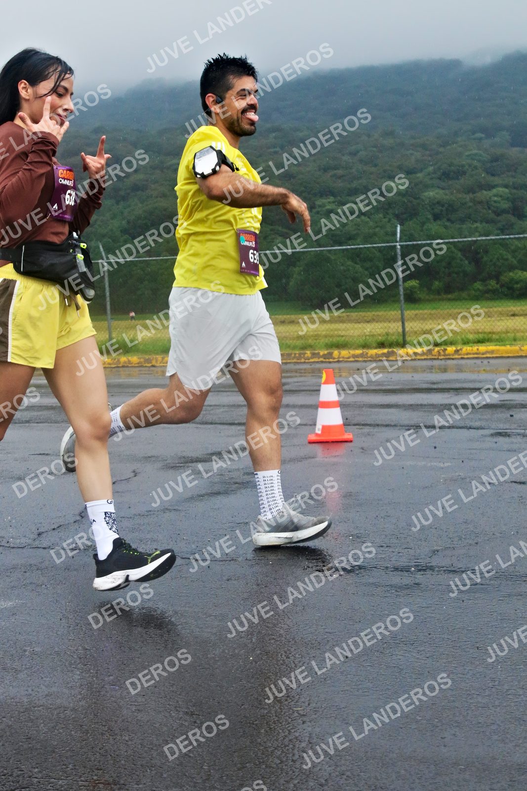 Foto de la CARRERA OMNILIFE GUADALAJARA en Estadio Akron, Zapopan a las 08:02 · dorsal 639, 638