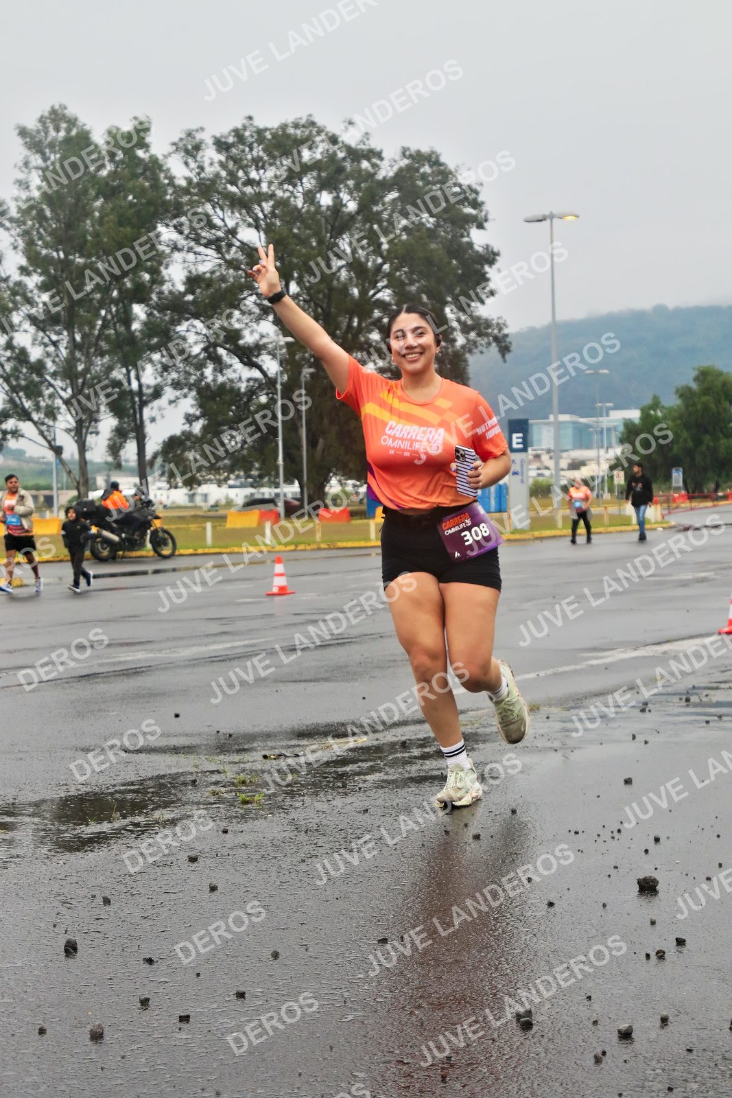 Foto de la CARRERA OMNILIFE GUADALAJARA en Estadio Akron, Zapopan a las 07:34 · dorsal 308