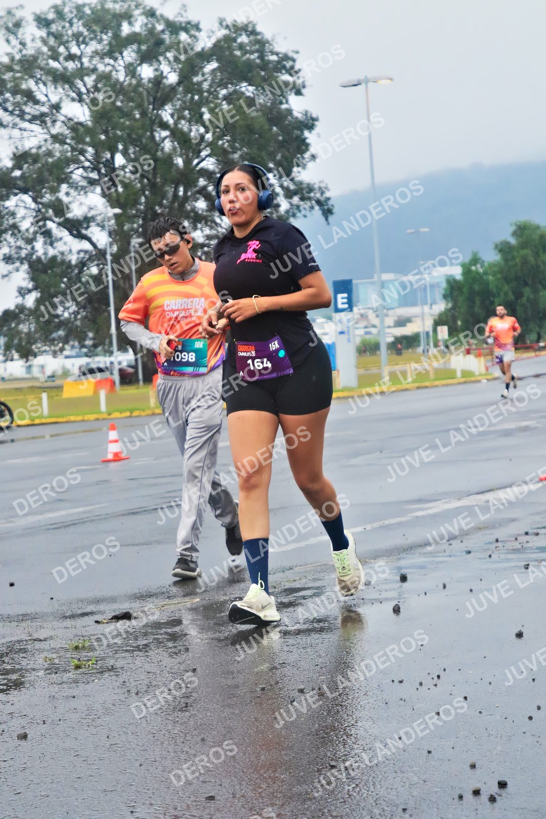 Foto de la CARRERA OMNILIFE GUADALAJARA en Estadio Akron, Zapopan a las 07:46 · dorsal 164, 98