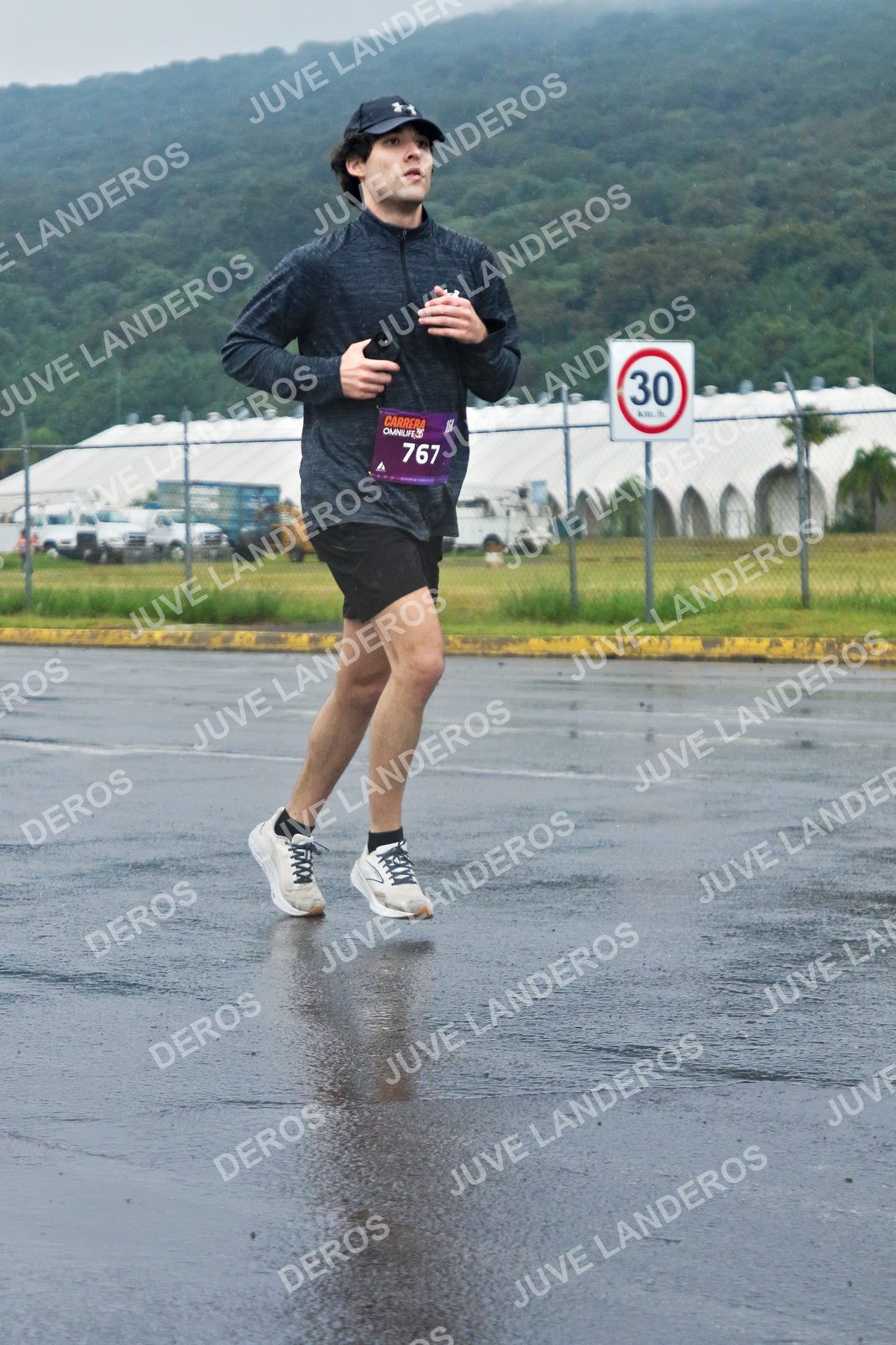 Foto de la CARRERA OMNILIFE GUADALAJARA en Estadio Akron, Zapopan a las 08:04 · dorsal 30, 767