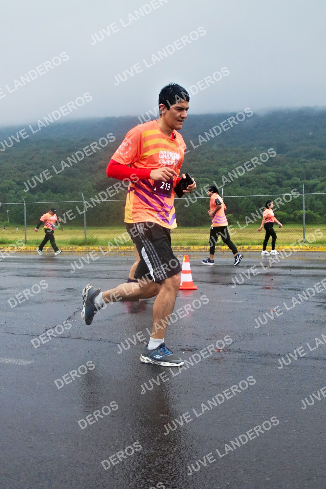 Foto de la CARRERA OMNILIFE GUADALAJARA en Estadio Akron, Zapopan a las 07:58 · dorsal 213