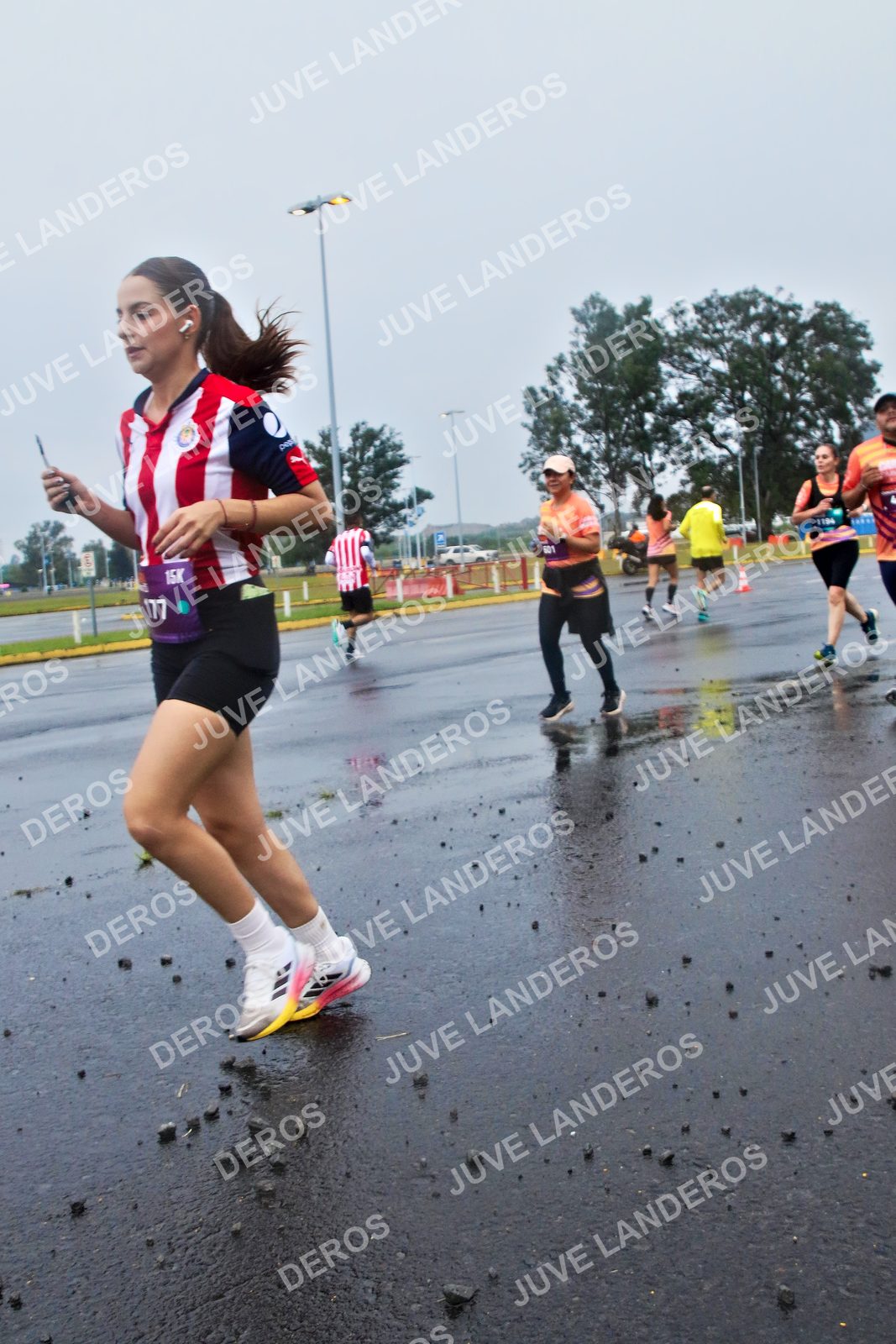 Foto de la CARRERA OMNILIFE GUADALAJARA en Estadio Akron, Zapopan a las 07:37 · dorsal 177, 601