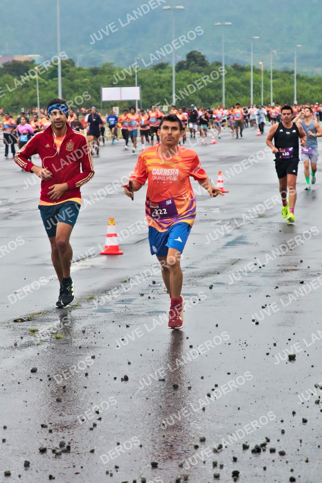 Foto de la CARRERA OMNILIFE GUADALAJARA en Estadio Akron, Zapopan a las 07:23 · dorsal 222, 420