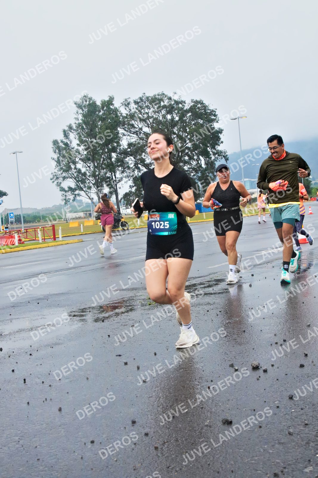 Foto de la CARRERA OMNILIFE GUADALAJARA en Estadio Akron, Zapopan a las 07:46 · dorsal 1025