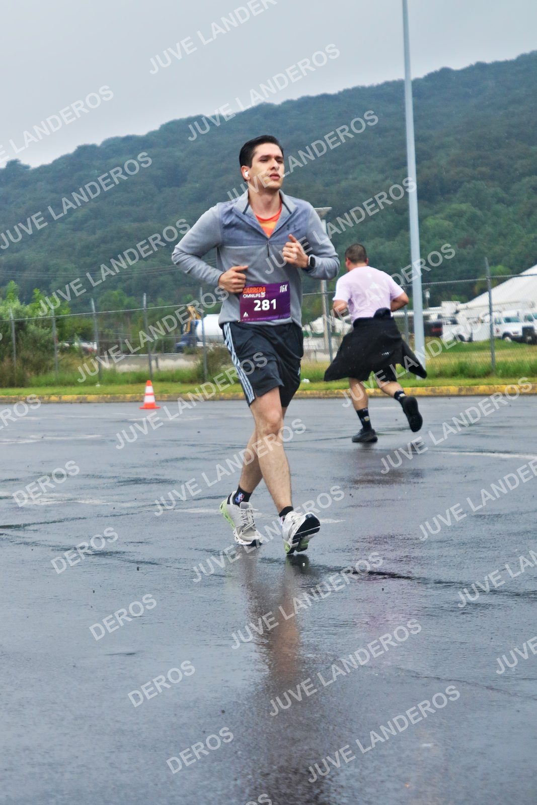 Foto de la CARRERA OMNILIFE GUADALAJARA en Estadio Akron, Zapopan a las 07:59 · dorsal 281
