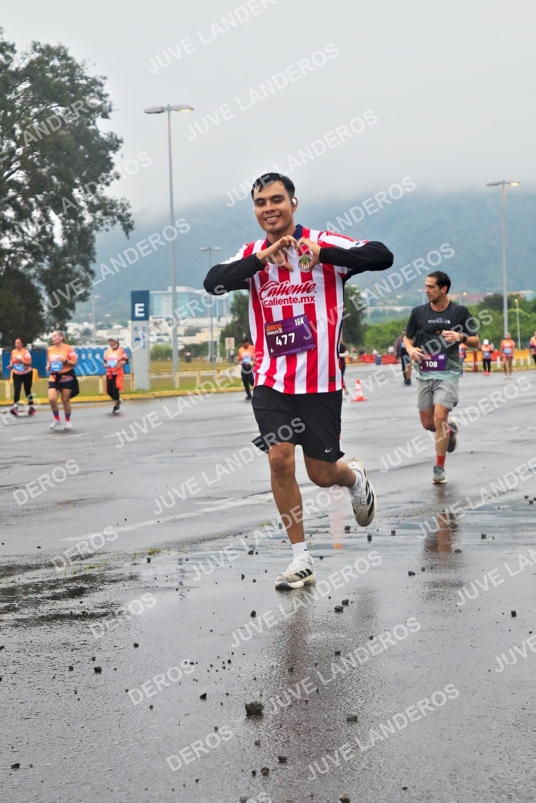 Foto de la CARRERA OMNILIFE GUADALAJARA en Estadio Akron, Zapopan a las 07:29 · dorsal 477, 108