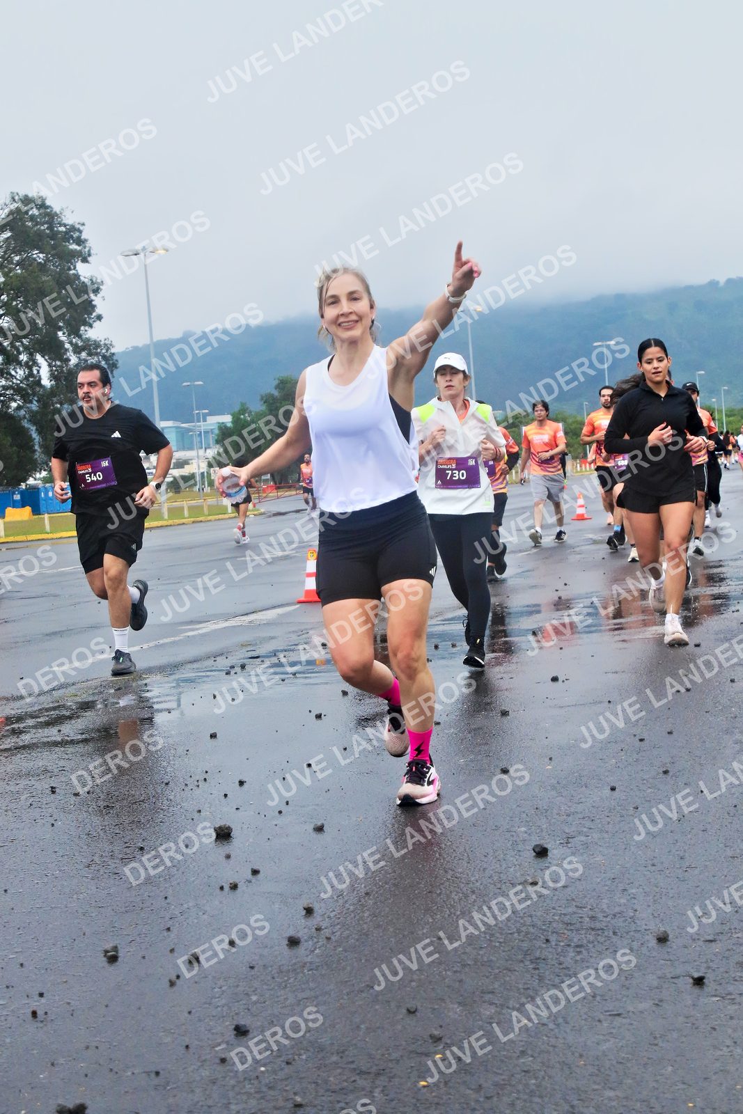 Foto de la CARRERA OMNILIFE GUADALAJARA en Estadio Akron, Zapopan a las 07:38 · dorsal 730, 540