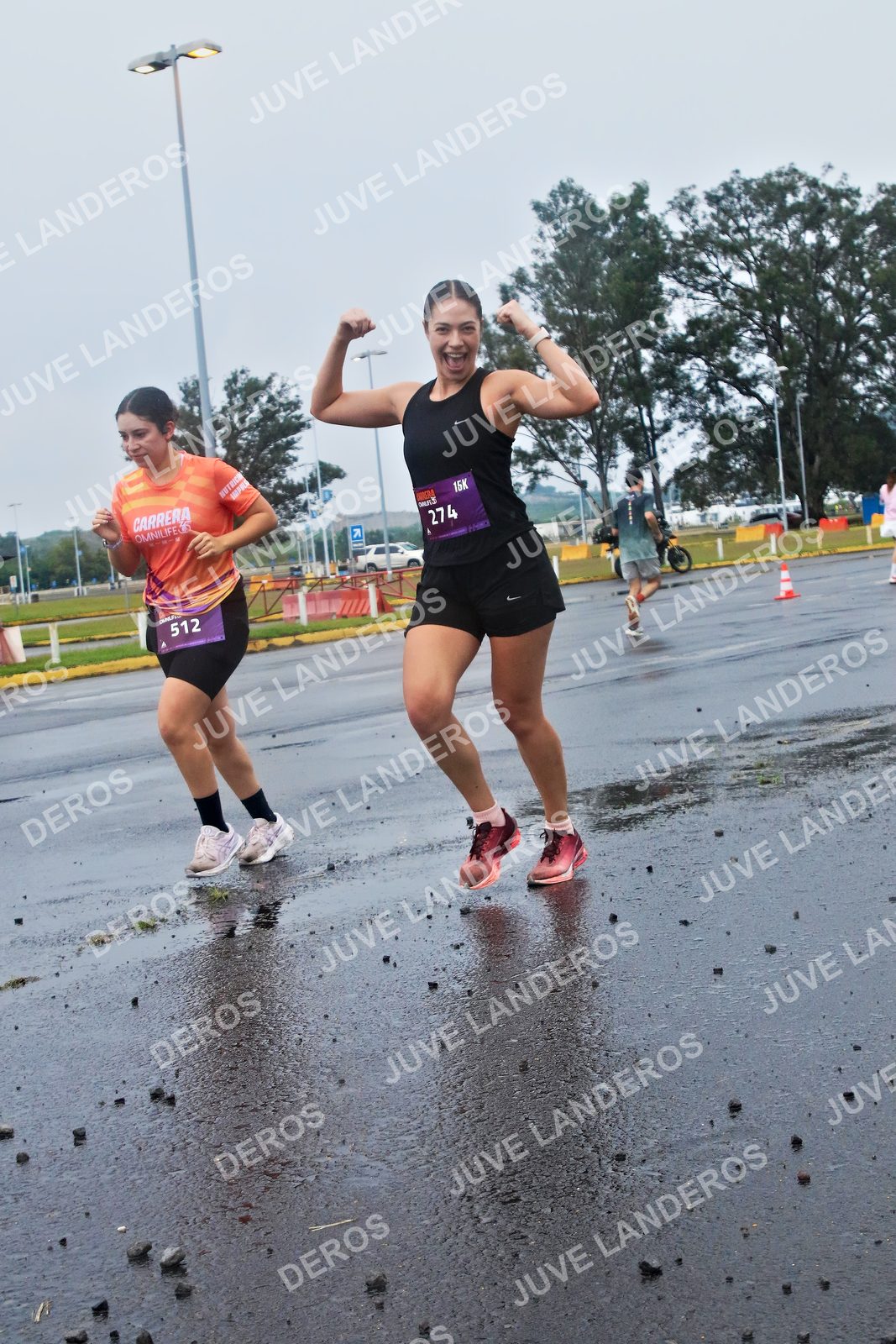Foto de la CARRERA OMNILIFE GUADALAJARA en Estadio Akron, Zapopan a las 07:40 · dorsal 512, 274