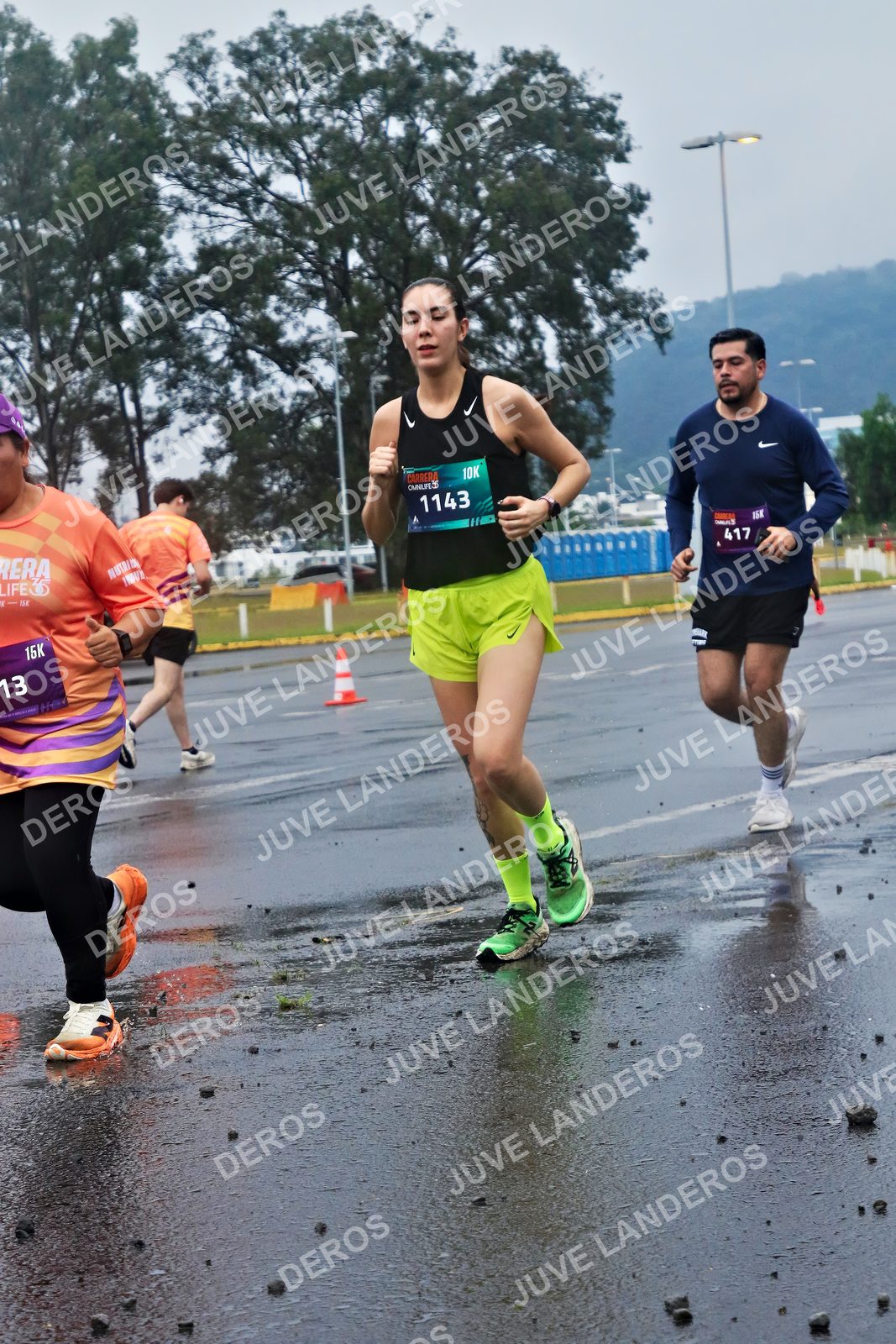 Foto de la CARRERA OMNILIFE GUADALAJARA en Estadio Akron, Zapopan a las 07:36 · dorsal 1143, 417, 13