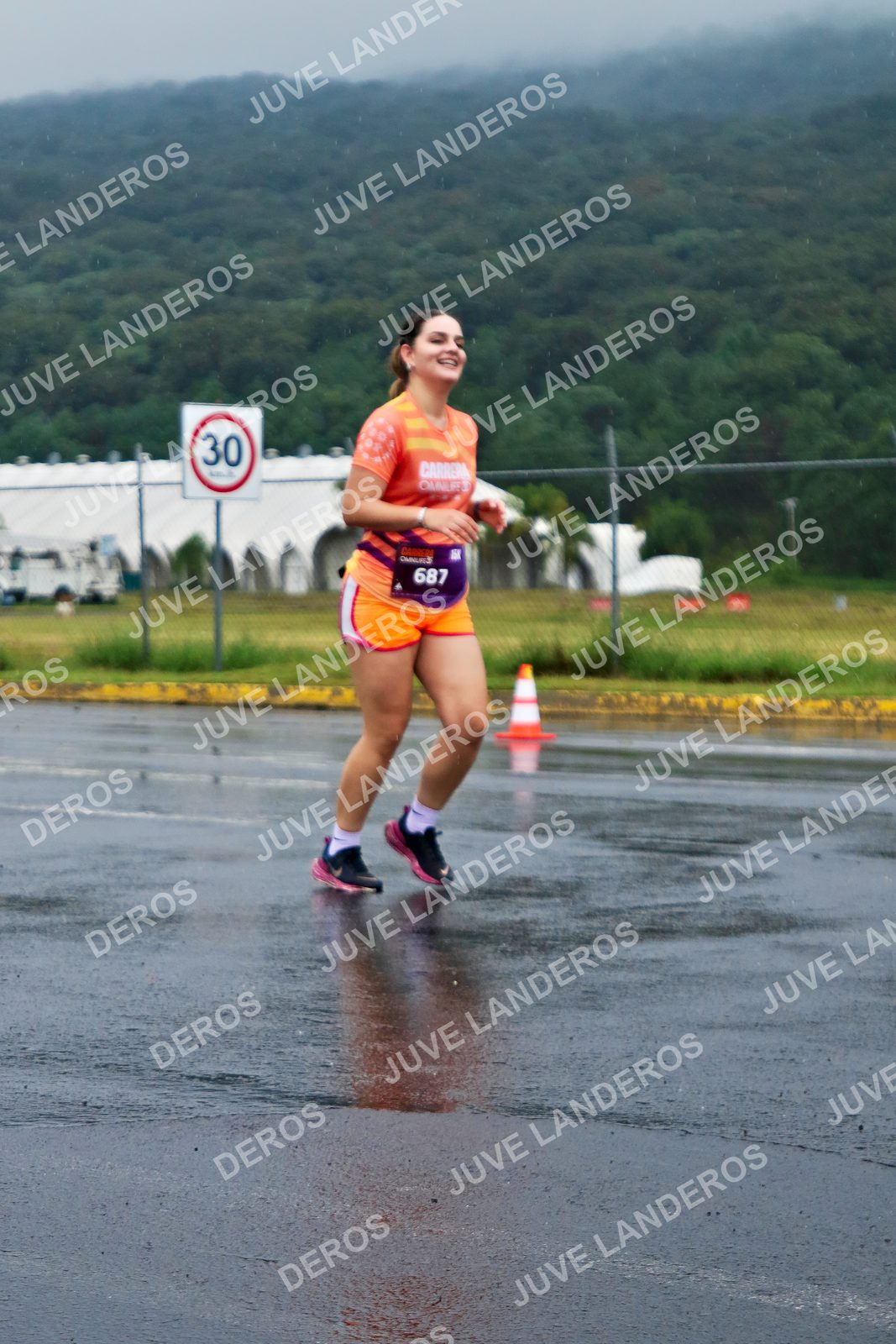 Foto de la CARRERA OMNILIFE GUADALAJARA en Estadio Akron, Zapopan a las 08:10 · dorsal 30, 687