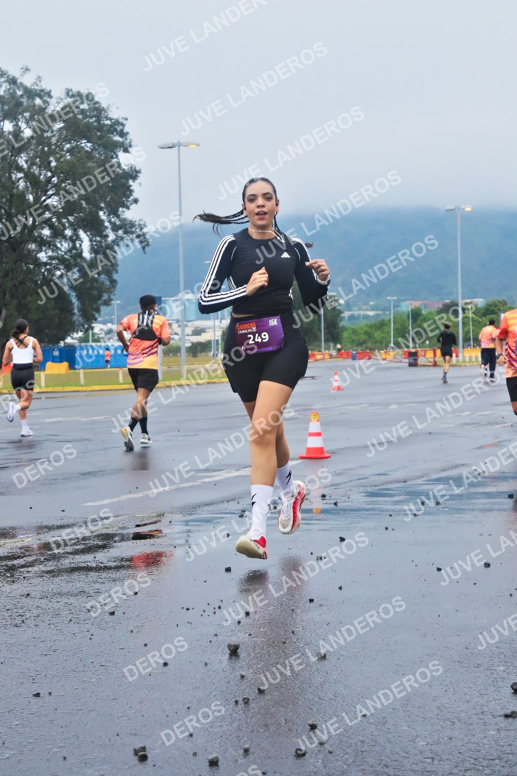 Foto de la CARRERA OMNILIFE GUADALAJARA en Estadio Akron, Zapopan a las 07:36 · dorsal 249