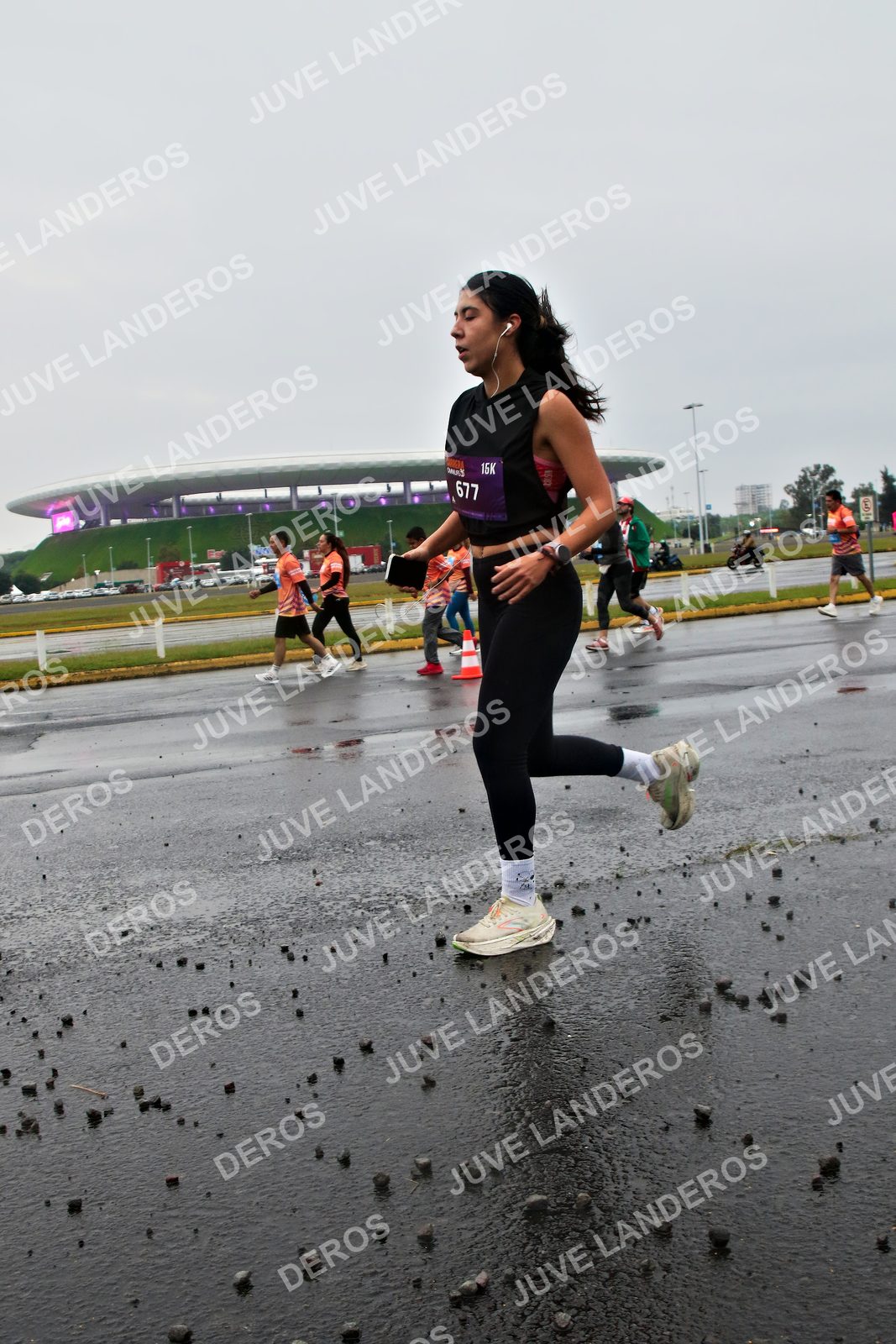 Foto de la CARRERA OMNILIFE GUADALAJARA en Estadio Akron, Zapopan a las 07:29 · dorsal 677