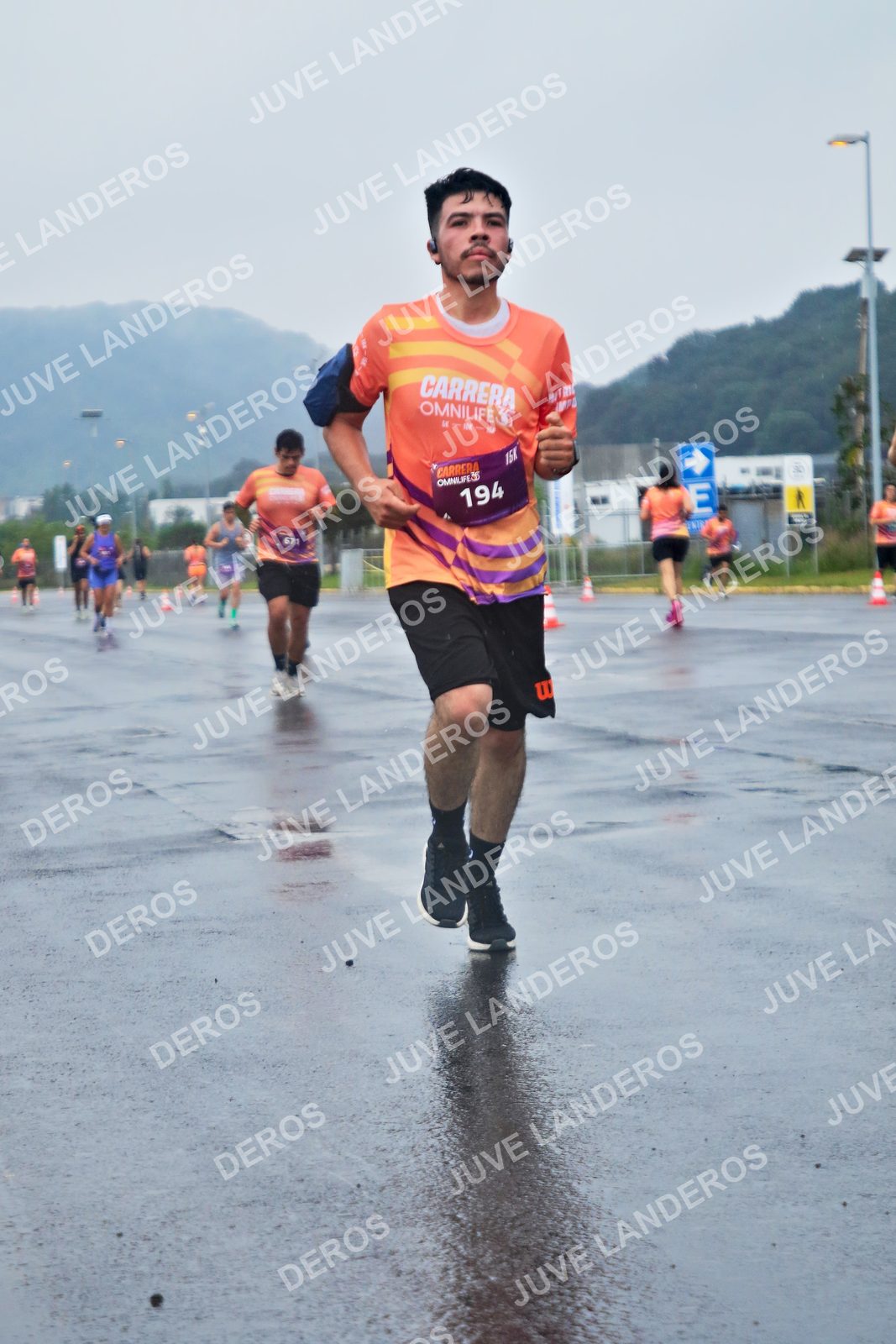 Foto de la CARRERA OMNILIFE GUADALAJARA en Estadio Akron, Zapopan a las 07:56 · dorsal 194