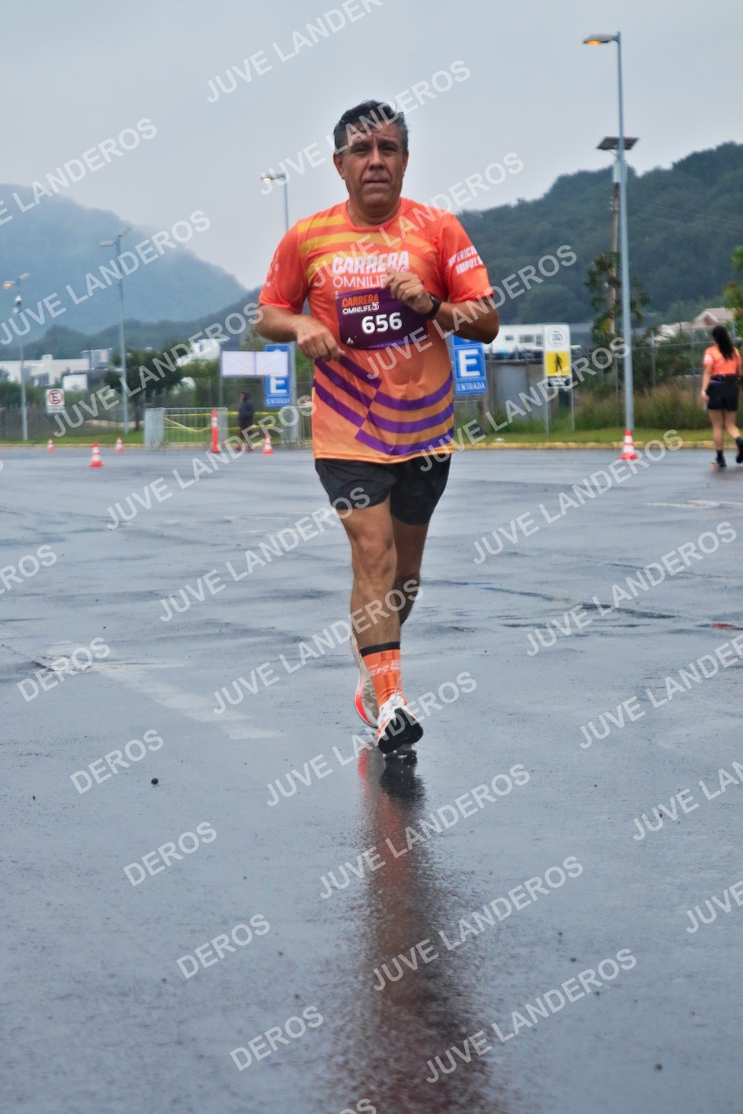 Foto de la CARRERA OMNILIFE GUADALAJARA en Estadio Akron, Zapopan a las 07:57 · dorsal 656