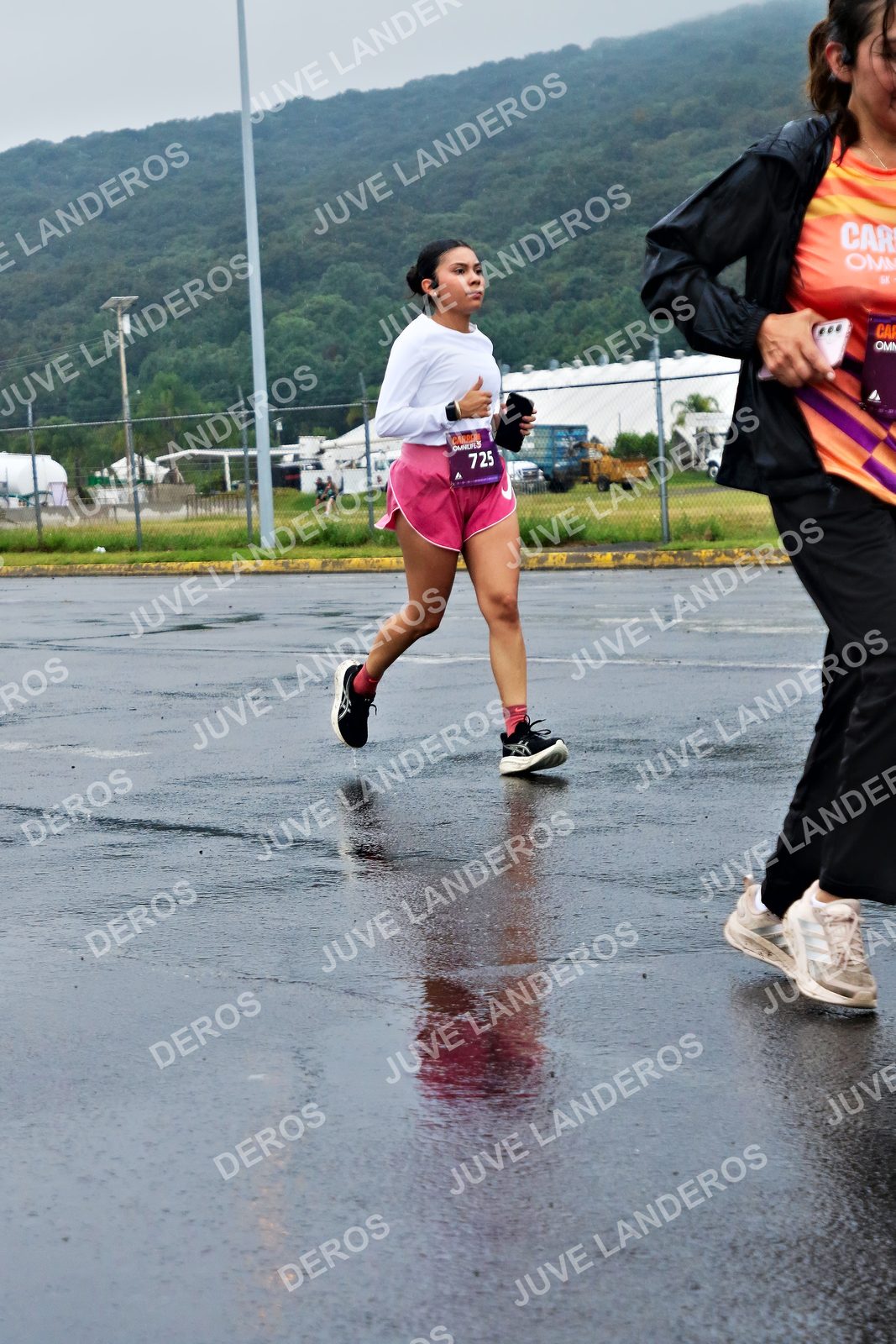 Foto de la CARRERA OMNILIFE GUADALAJARA en Estadio Akron, Zapopan a las 08:06 · dorsal 725