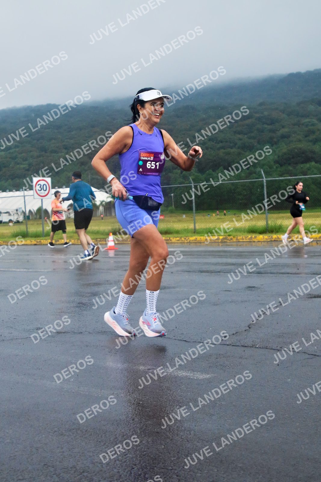 Foto de la CARRERA OMNILIFE GUADALAJARA en Estadio Akron, Zapopan a las 07:56 · dorsal 30, 651