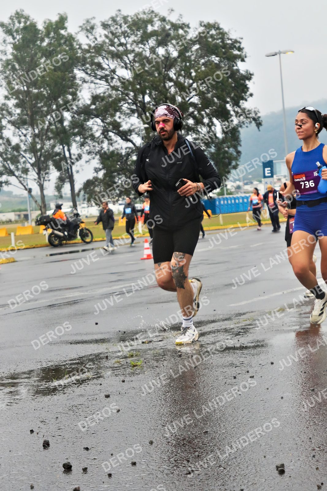 Foto de la CARRERA OMNILIFE GUADALAJARA en Estadio Akron, Zapopan a las 07:31 · dorsal 736