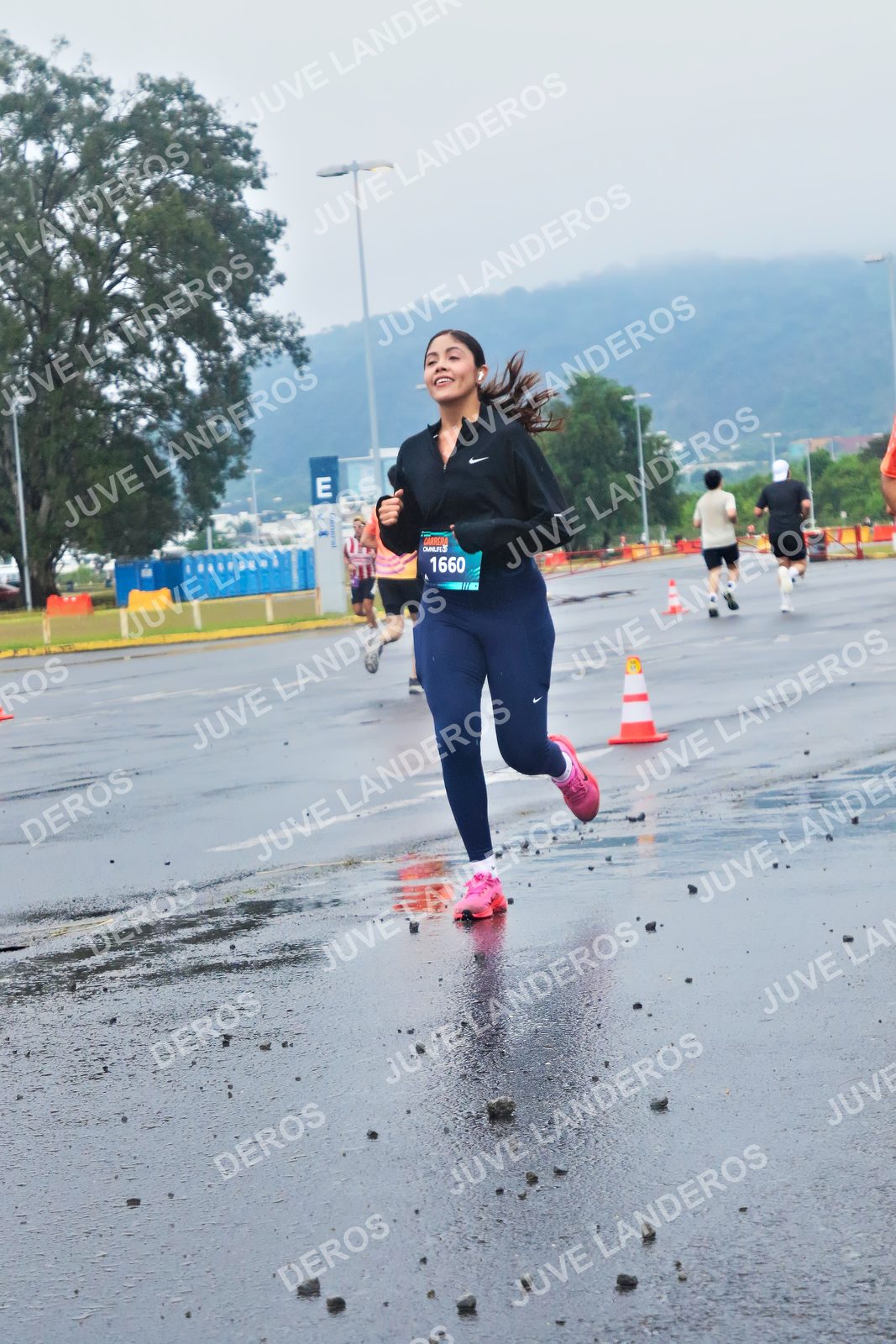 Foto de la CARRERA OMNILIFE GUADALAJARA en Estadio Akron, Zapopan a las 07:41 · dorsal 1660