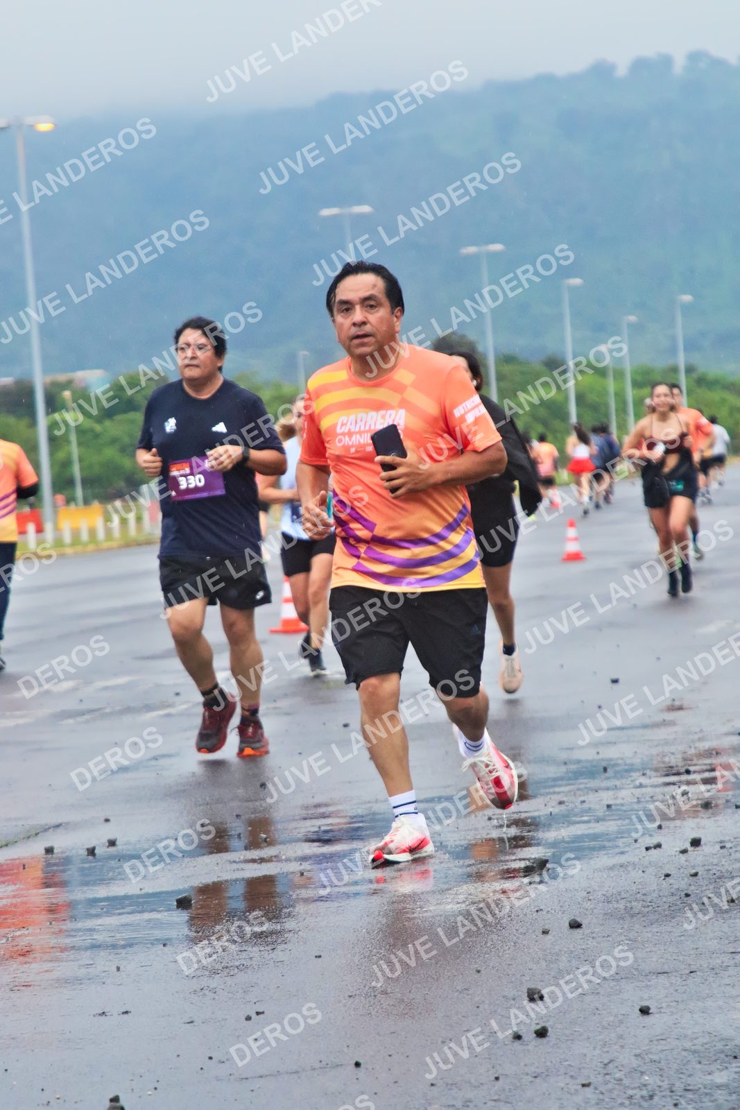 Foto de la CARRERA OMNILIFE GUADALAJARA en Estadio Akron, Zapopan a las 07:43 · dorsal 330