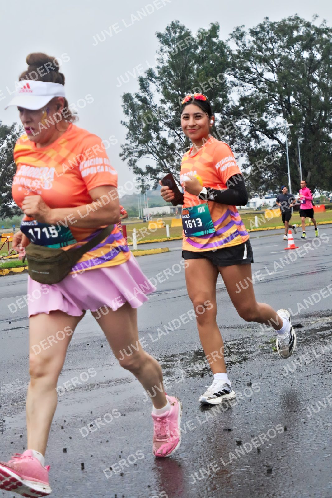 Foto de la CARRERA OMNILIFE GUADALAJARA en Estadio Akron, Zapopan a las 07:46 · dorsal 1613, 1715