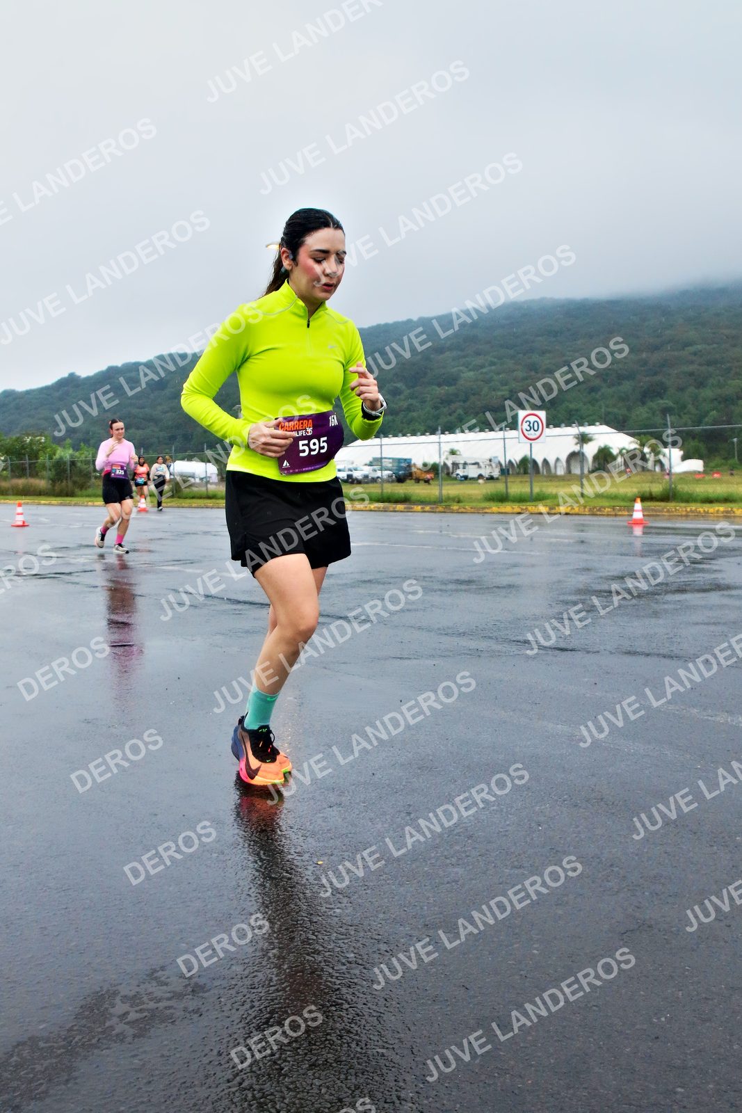 Foto de la CARRERA OMNILIFE GUADALAJARA en Estadio Akron, Zapopan a las 08:04 · dorsal 595, 30